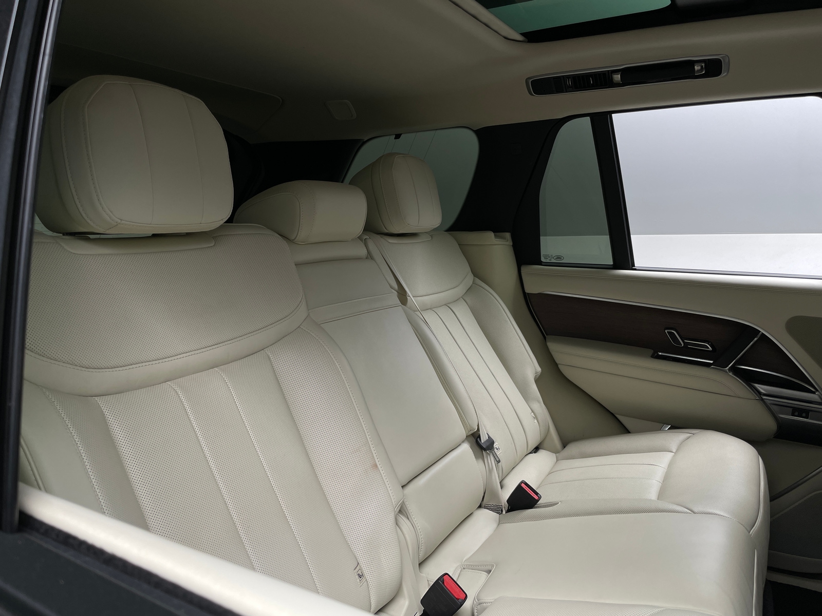 Thumbnail: 2023 Land Rover Range Rover - 5