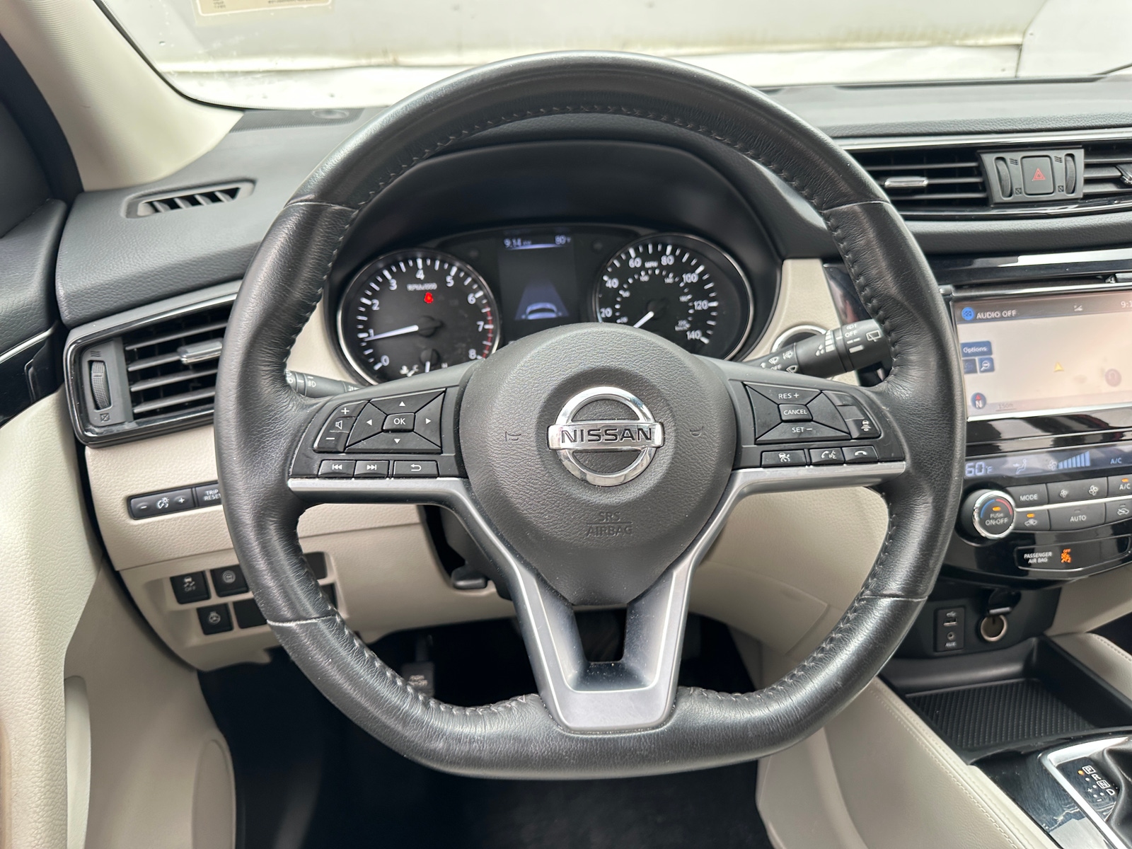 Thumbnail: 2017 Nissan Rogue Sport - 4