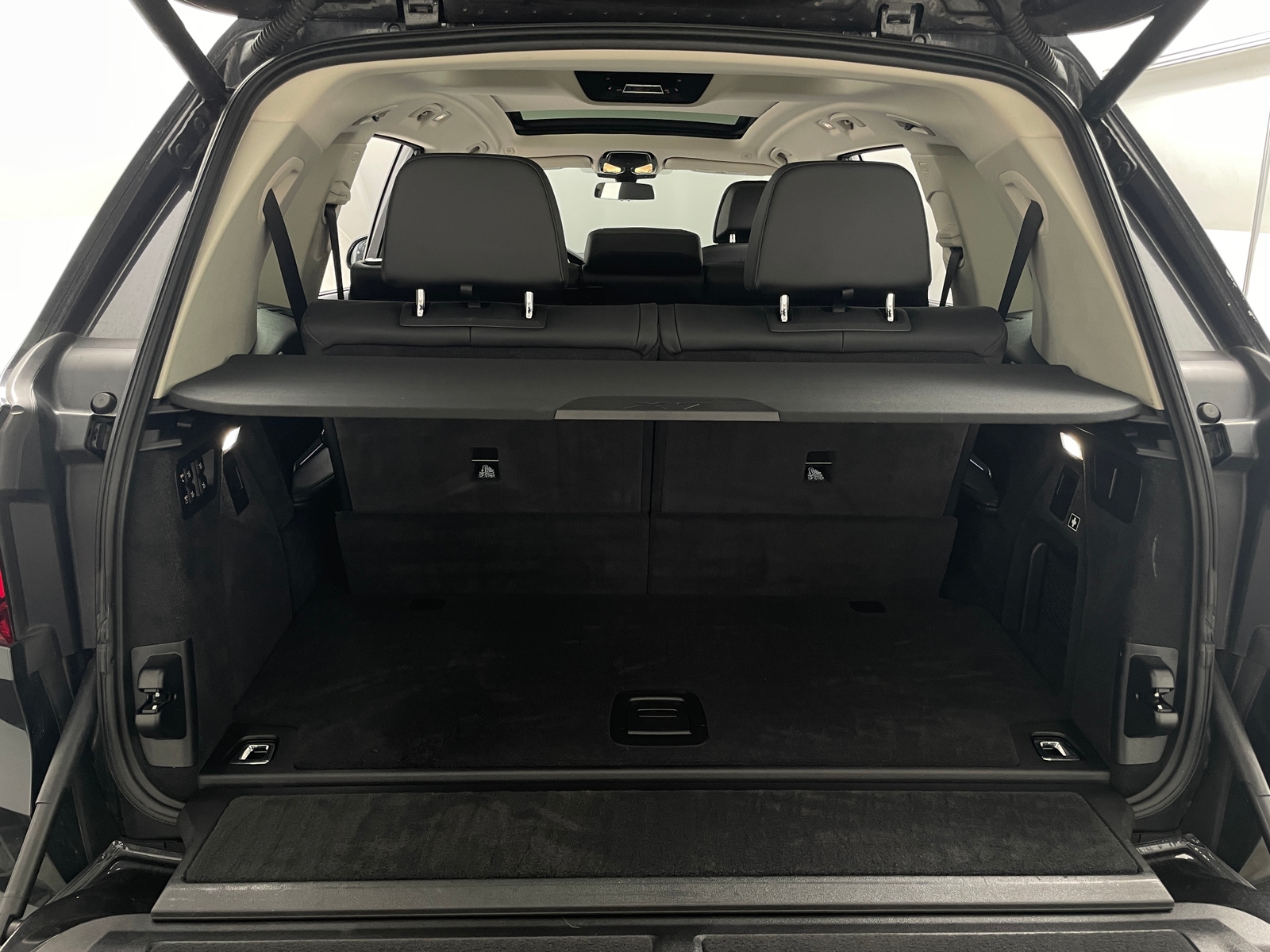 Thumbnail: 2022 BMW X7 - 6