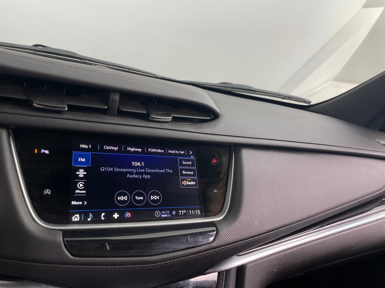 Thumbnail: 2024 Cadillac XT6 - 3