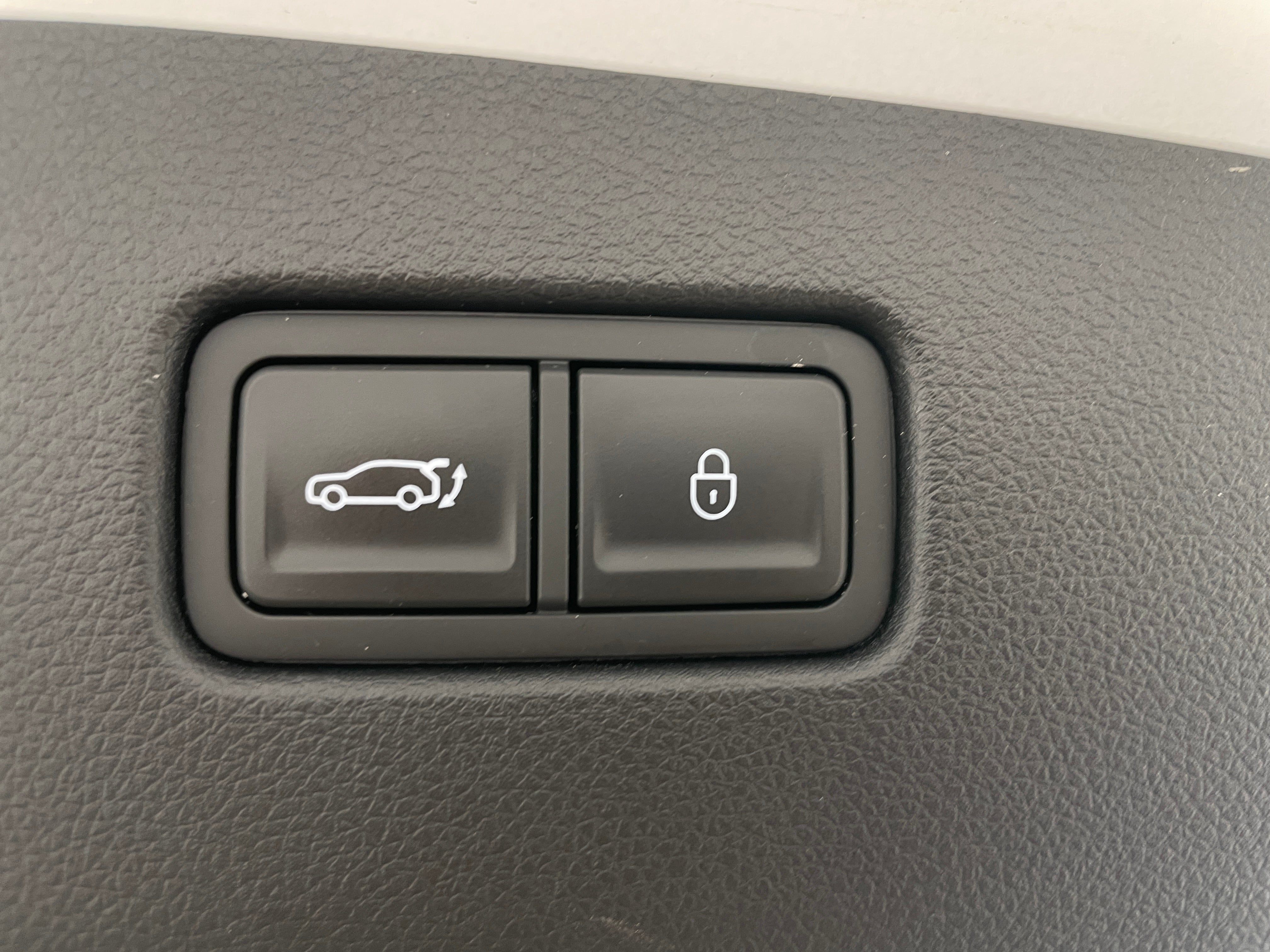 2025 Genesis Gv70