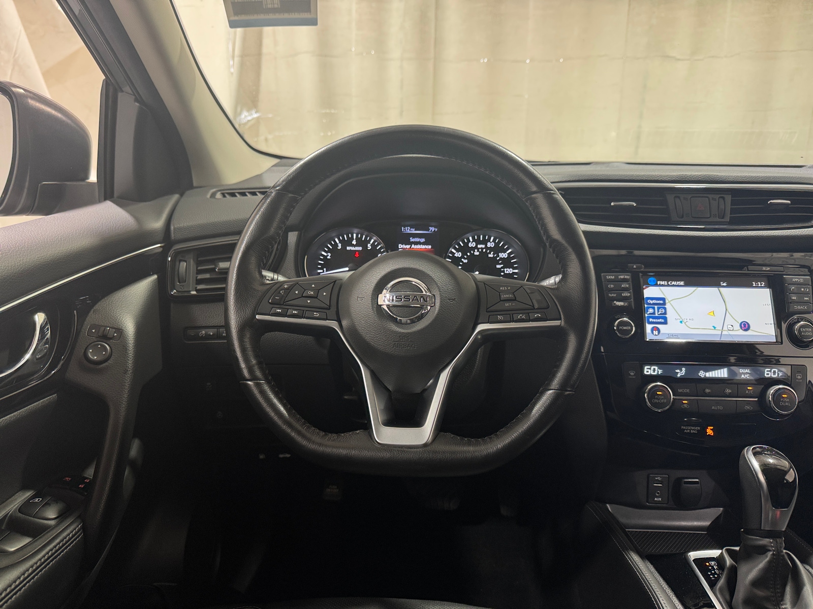 Thumbnail: 2017 Nissan Rogue Sport - 4
