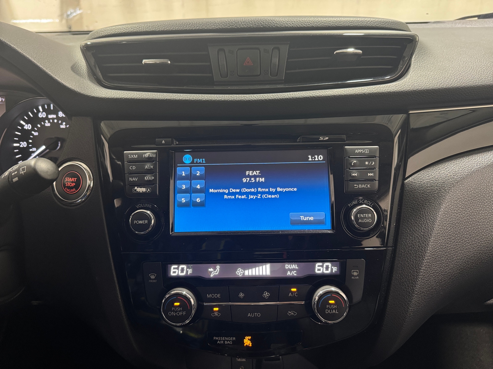 Thumbnail: 2017 Nissan Rogue Sport - 3