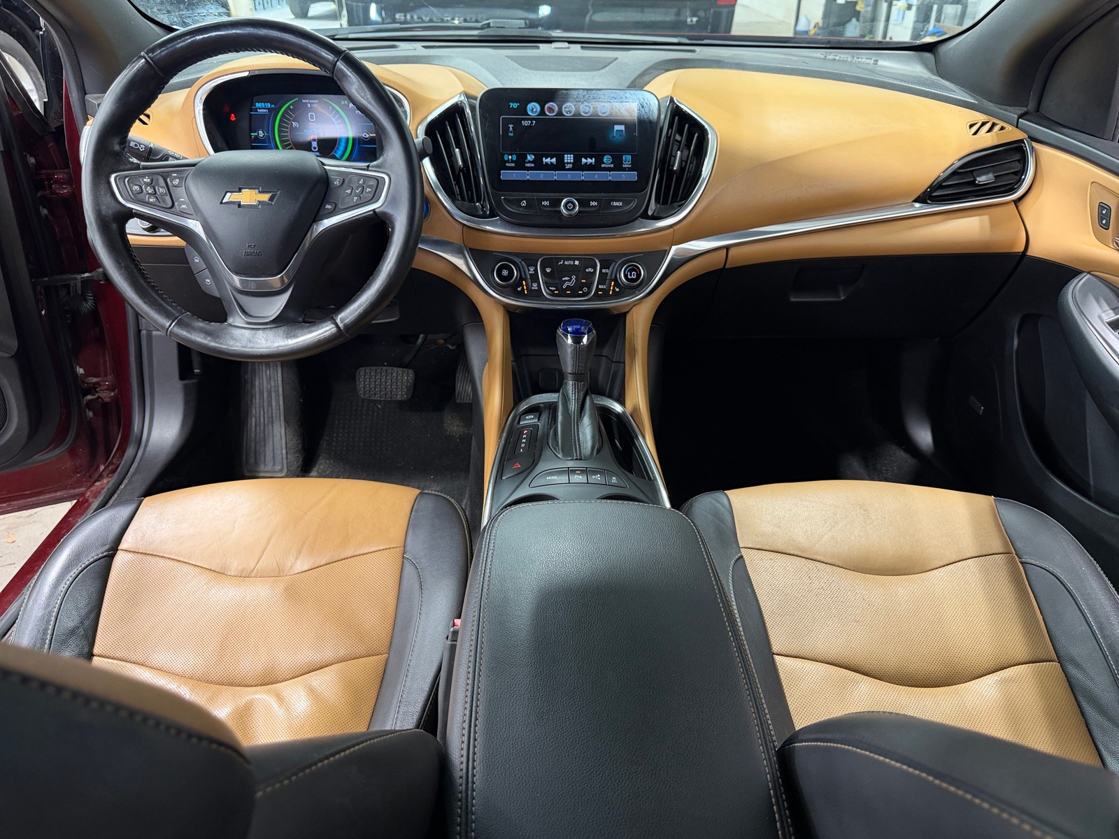 Thumbnail: 2017 Chevrolet Volt - 2