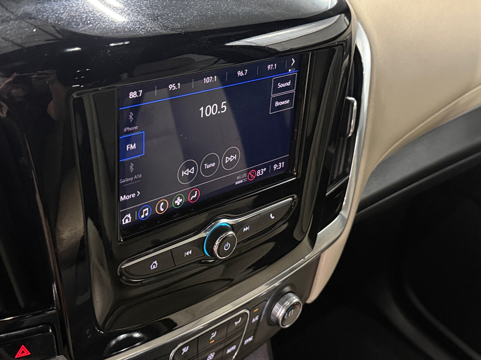 Thumbnail: 2023 Chevrolet Traverse - 4