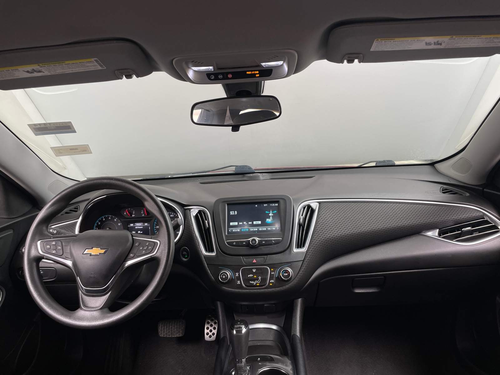 Thumbnail: 2017 Chevrolet Malibu - 3