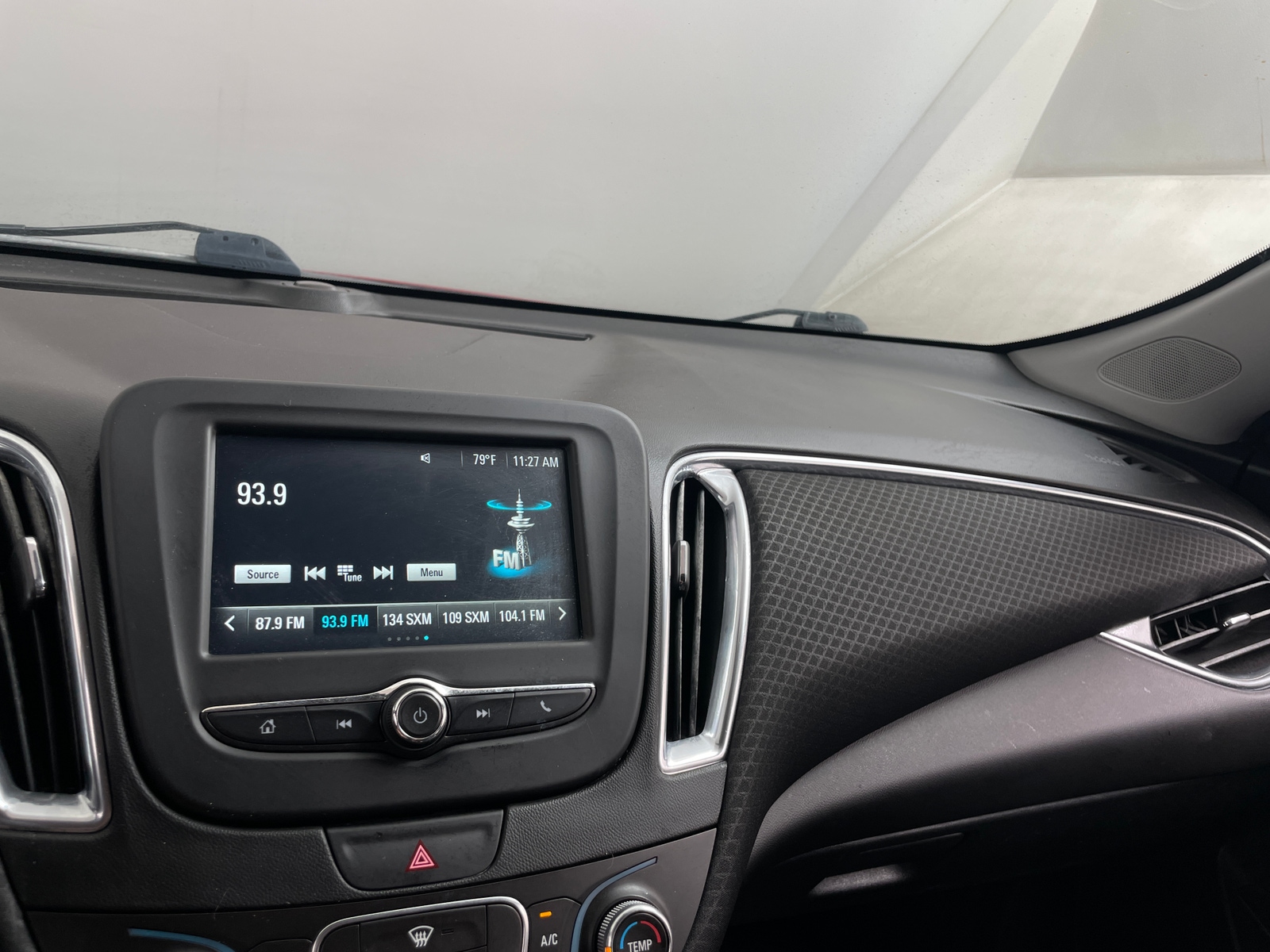 Thumbnail: 2017 Chevrolet Malibu - 4