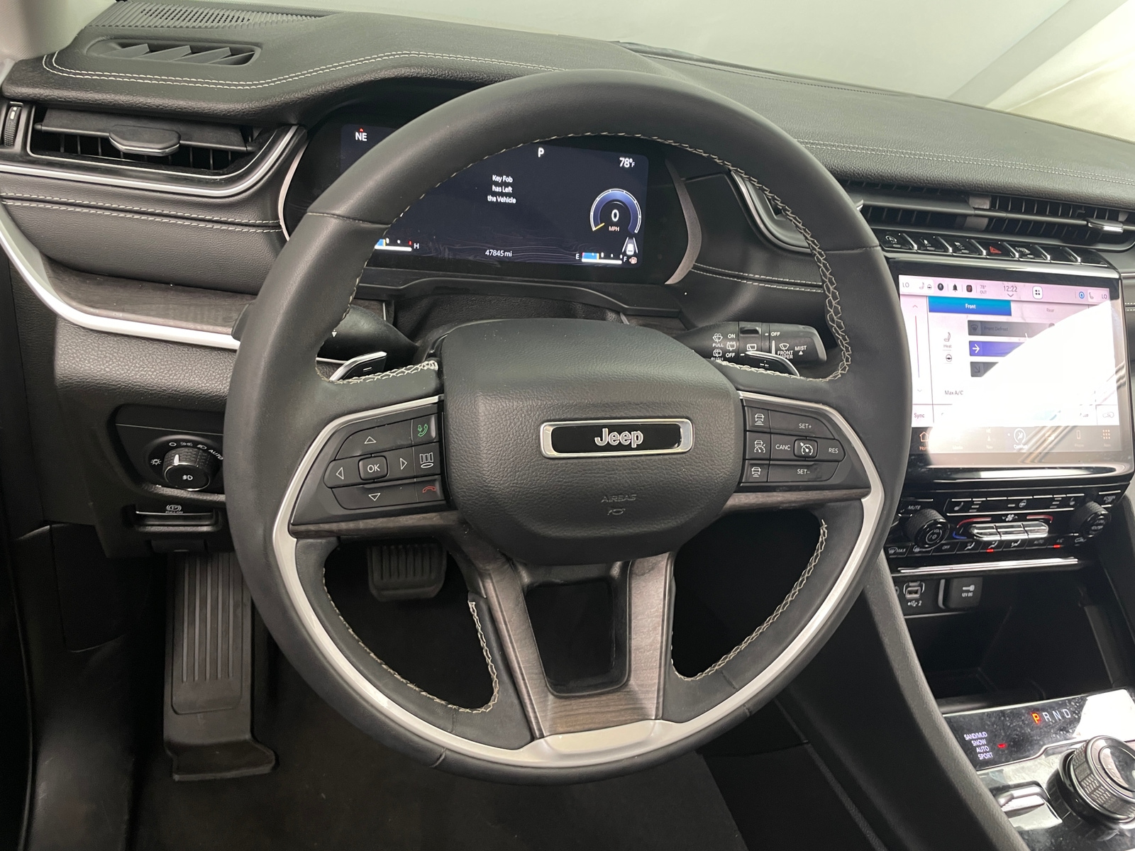 Thumbnail: 2023 Jeep Grand Cherokee L - 4