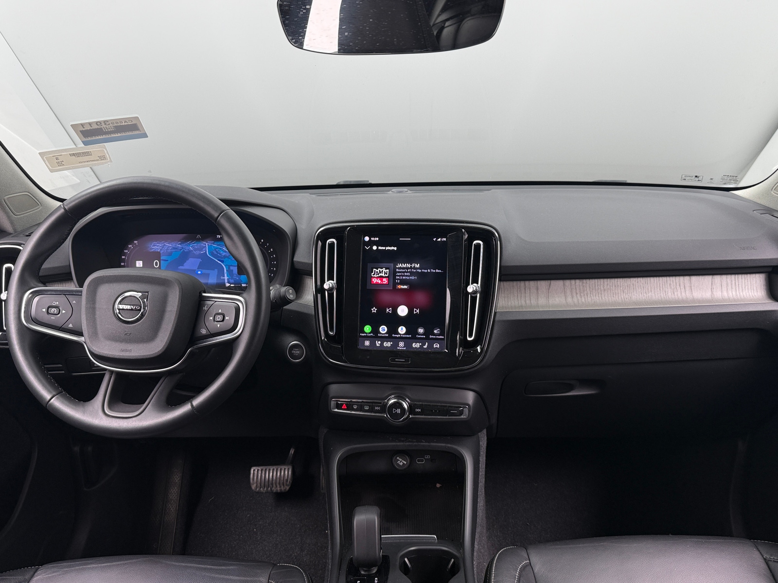 Thumbnail: 2023 Volvo XC40 - 2