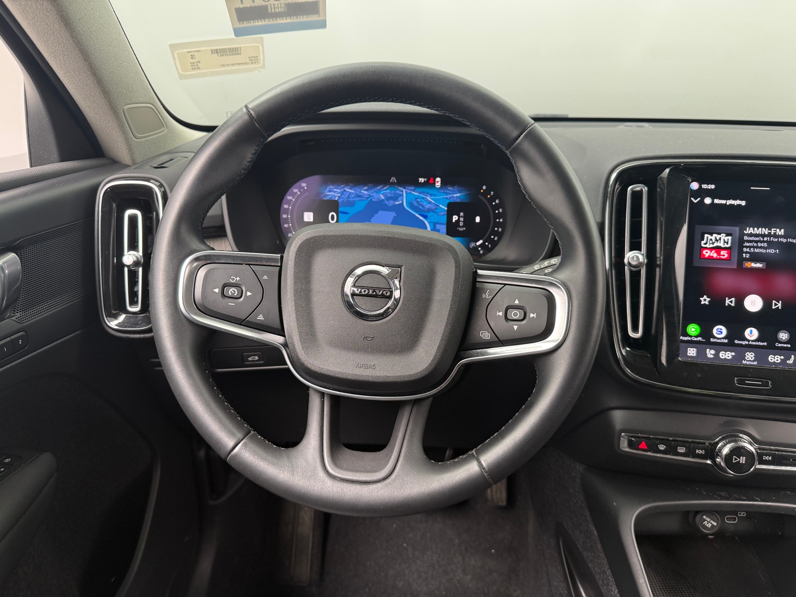 Thumbnail: 2023 Volvo XC40 - 4