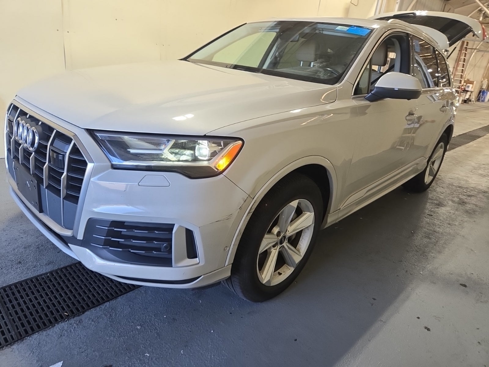 2022 Audi Q7 Premium Plus