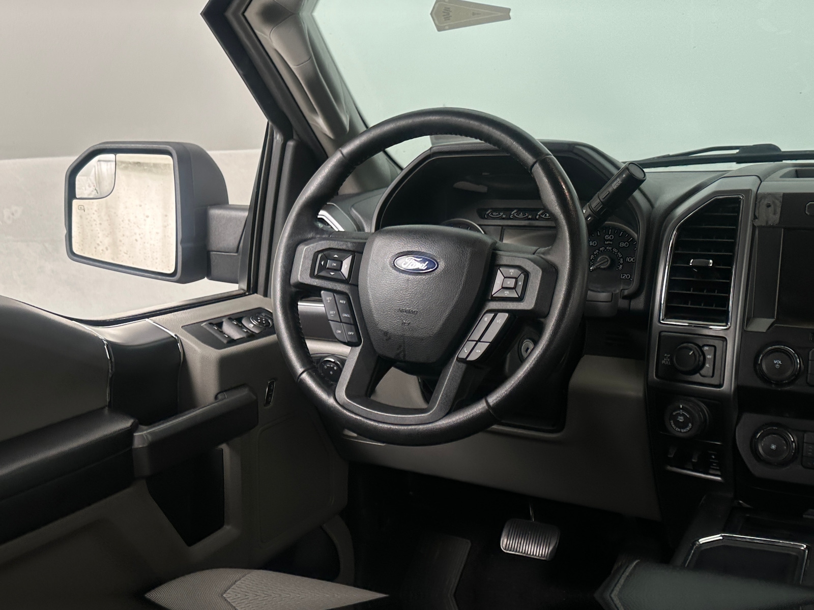 Thumbnail: 2019 Ford Econoline - 5
