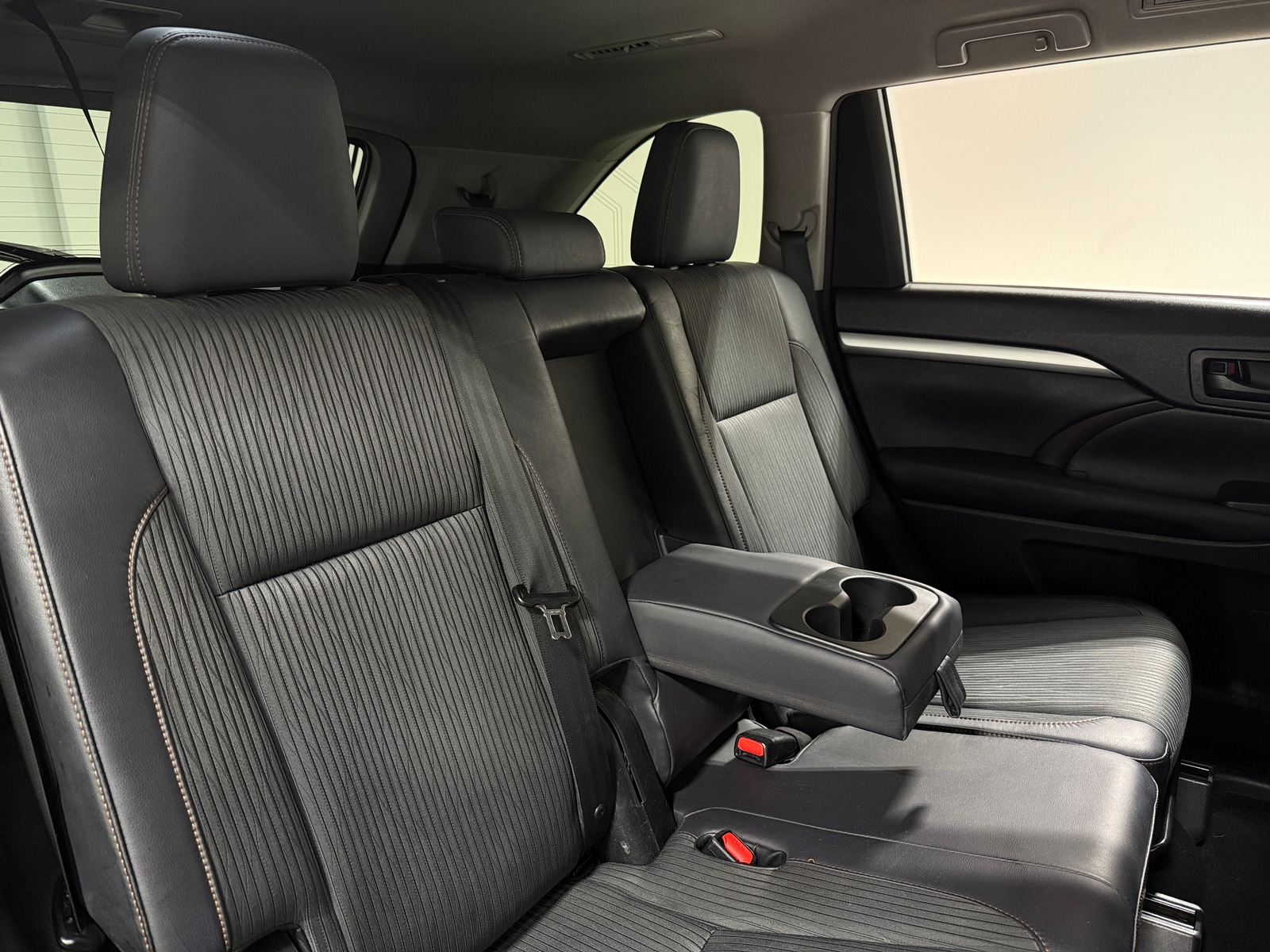 Thumbnail: 2014 Toyota Highlander - 6