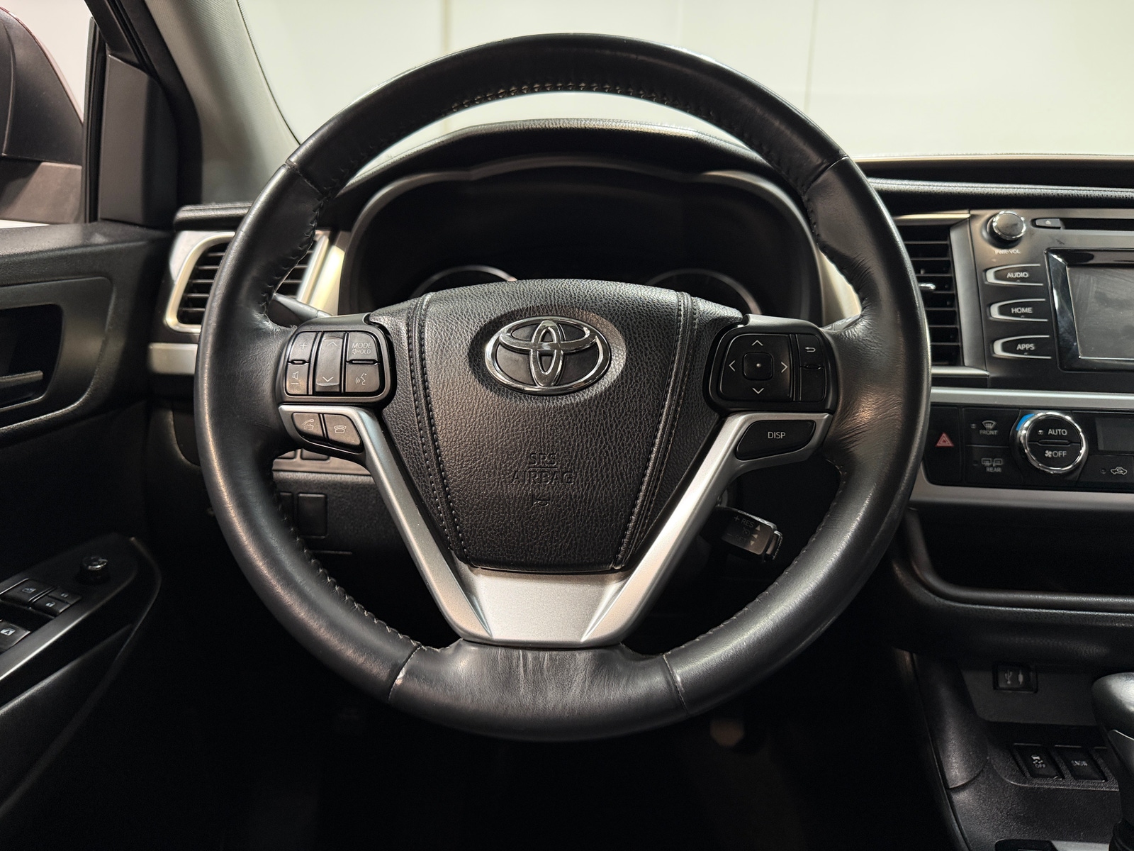 Thumbnail: 2014 Toyota Highlander - 5