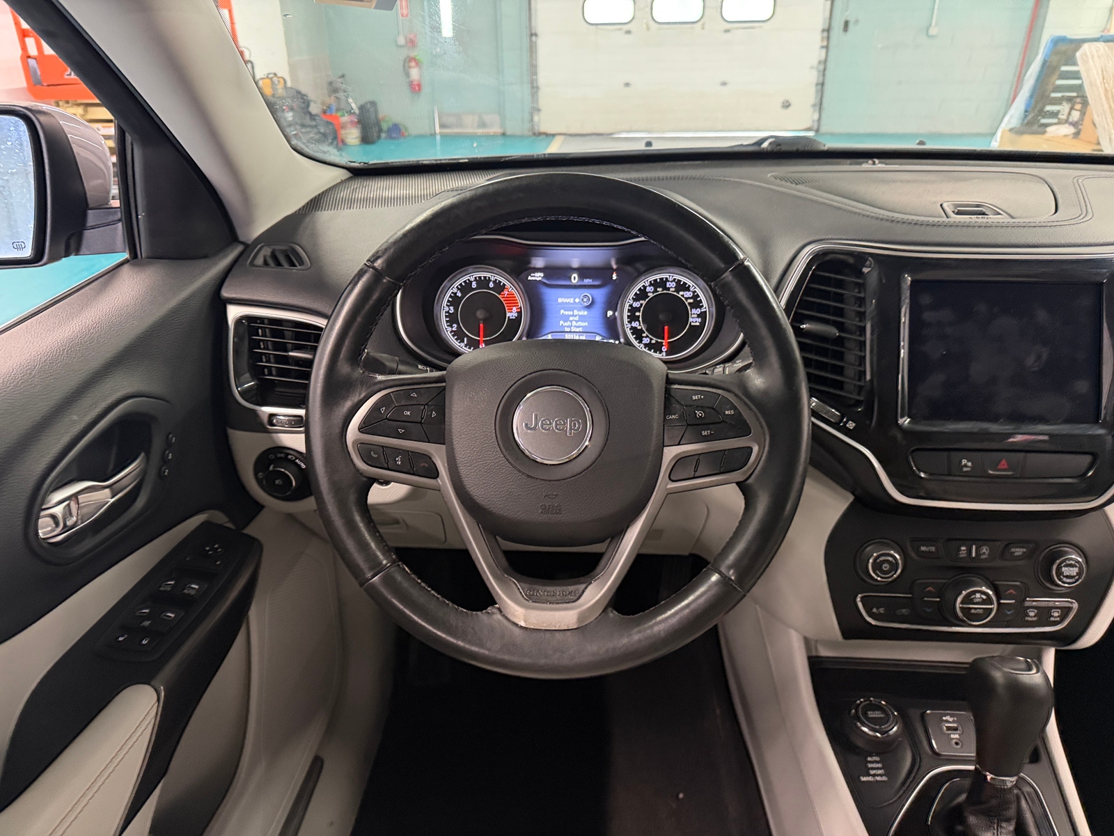 Thumbnail: 2019 Jeep Cherokee - 4