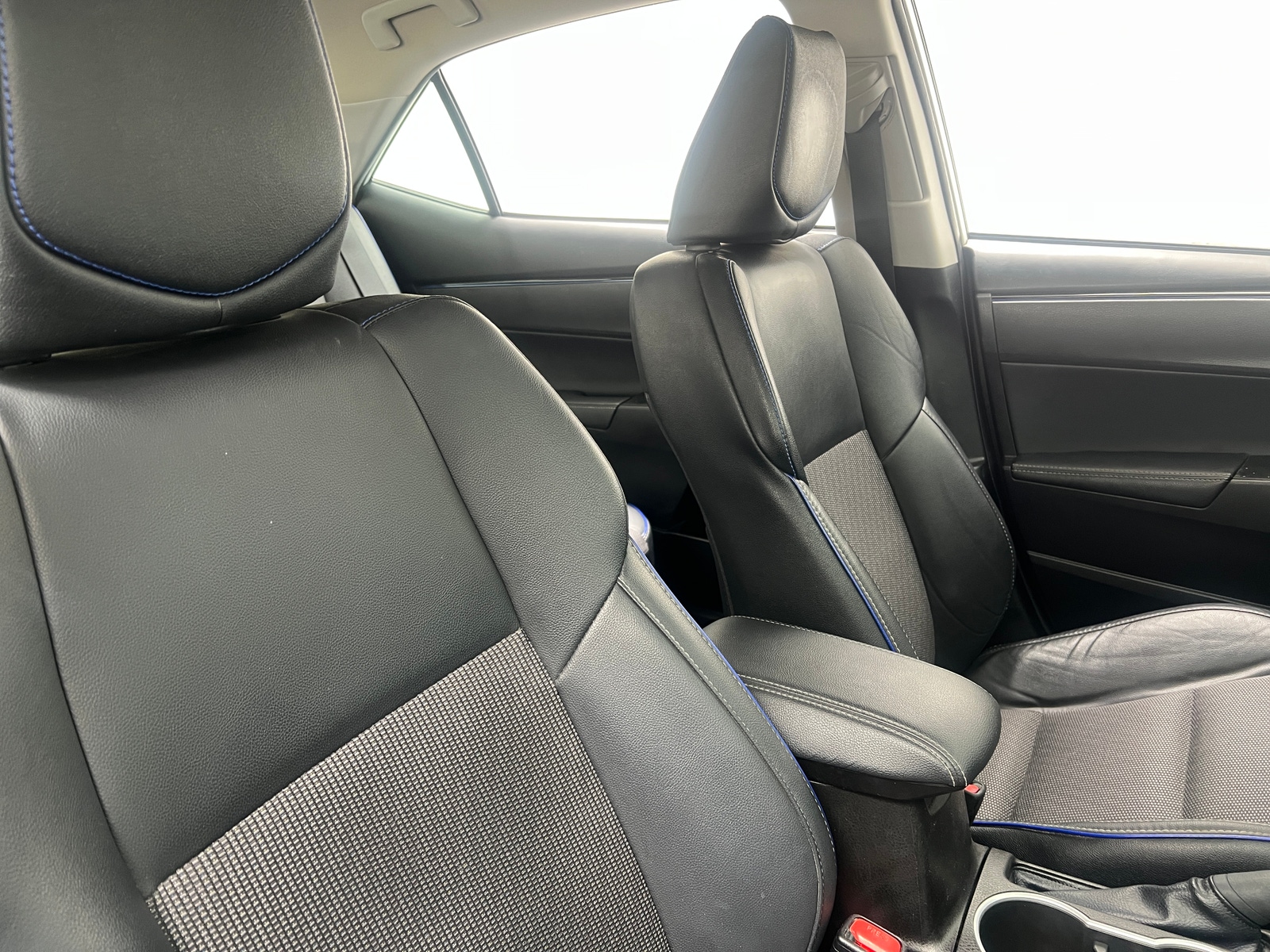 Thumbnail: 2017 Toyota Corolla - 2