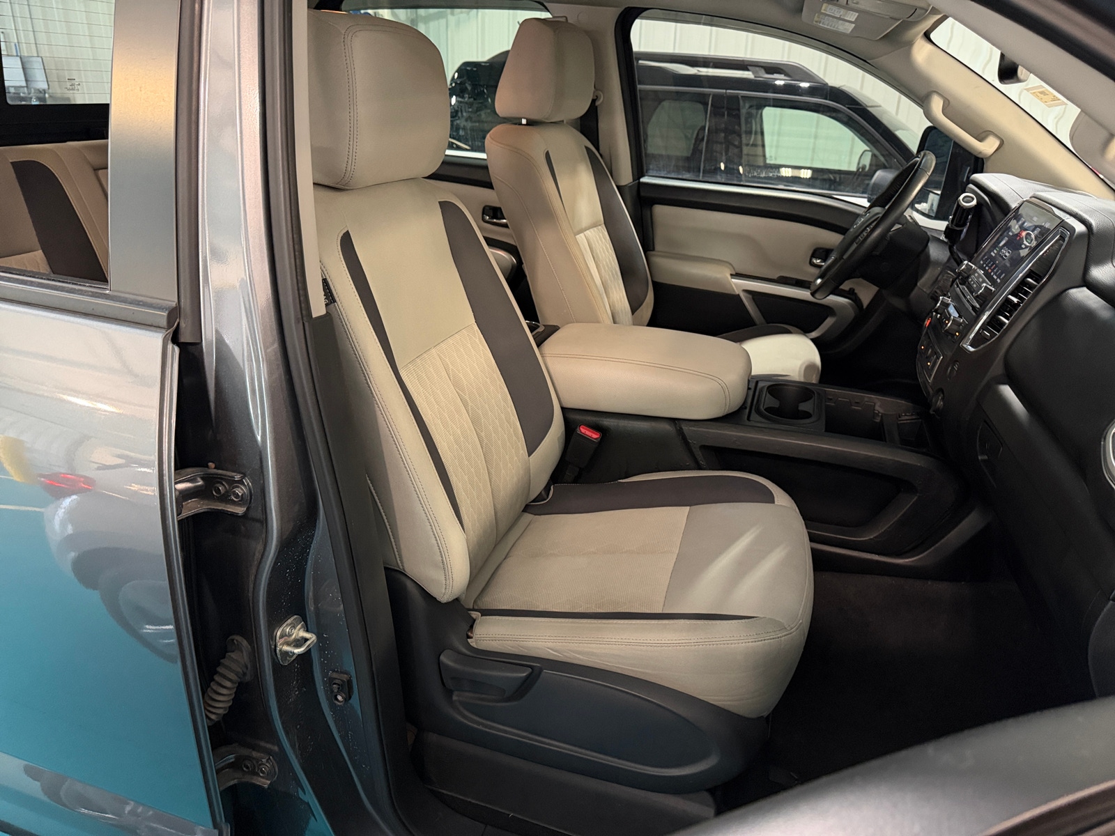 Thumbnail: 2021 Nissan Titan - 2