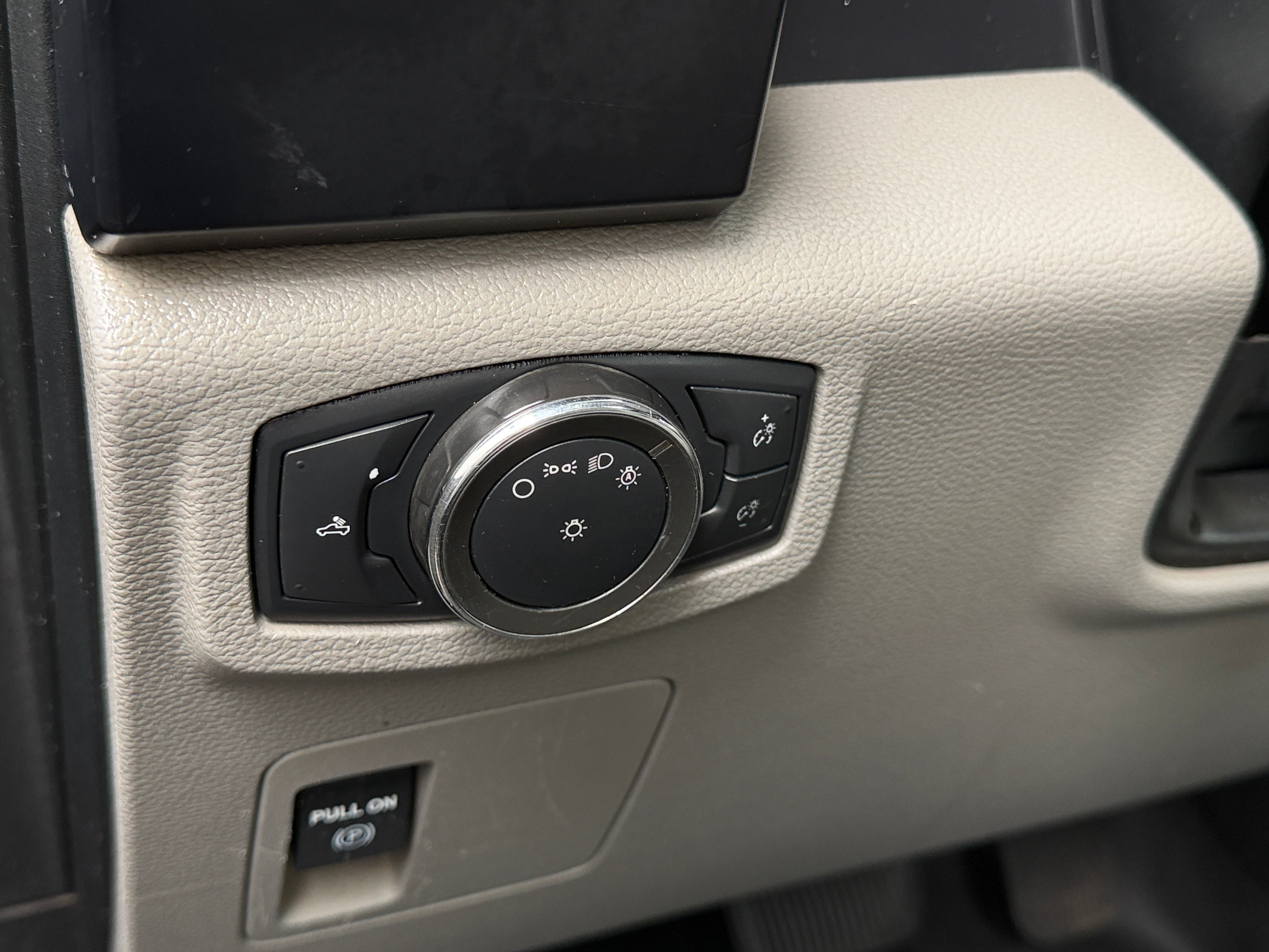 2016 Ford F-150 XL - Photo 2