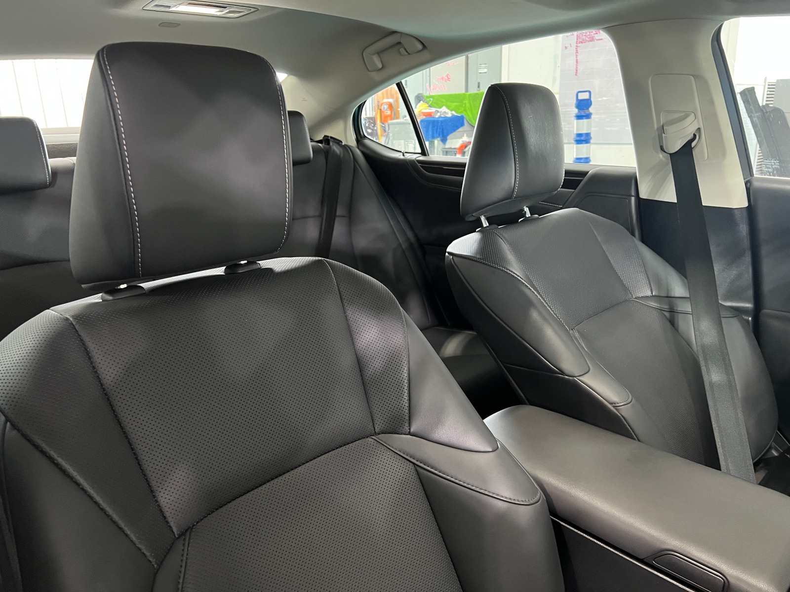 Thumbnail: 2019 Lexus ES - 2