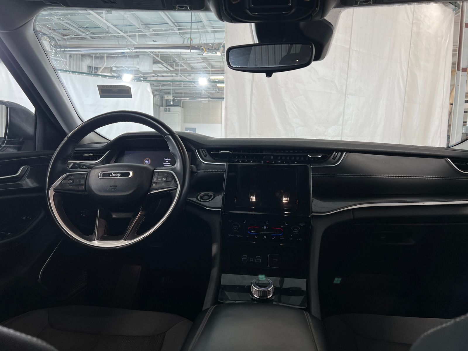 Thumbnail: 2022 Jeep Grand Cherokee - 3