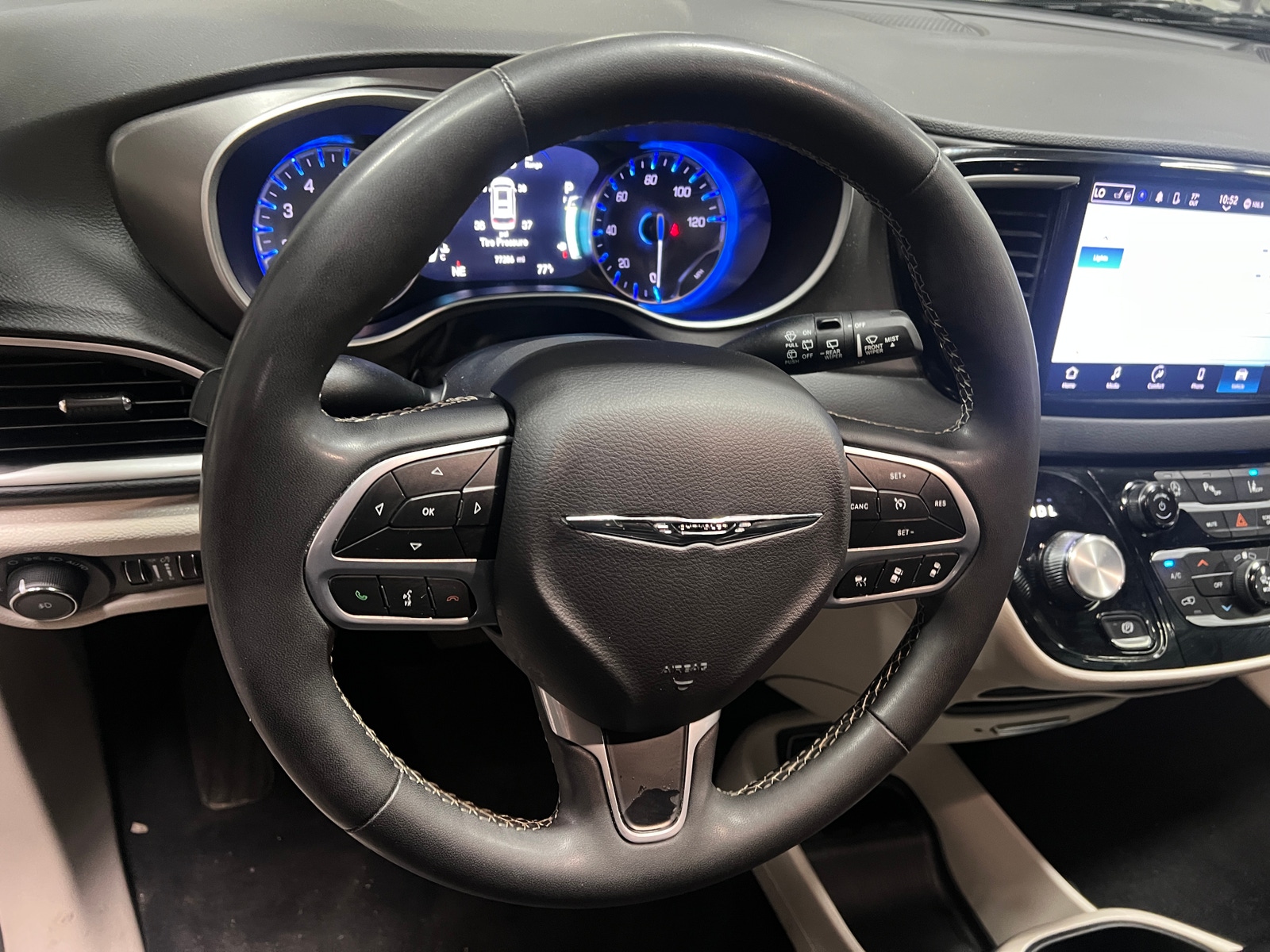 Thumbnail: 2024 Chrysler Pacifica - 4