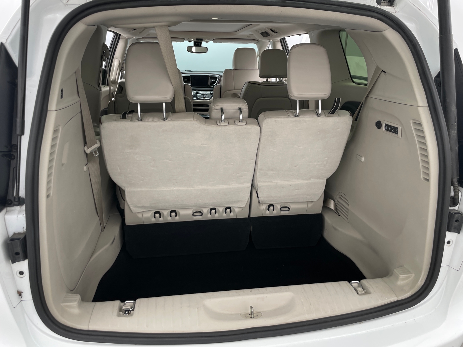 Thumbnail: 2020 Chrysler Pacifica - 6