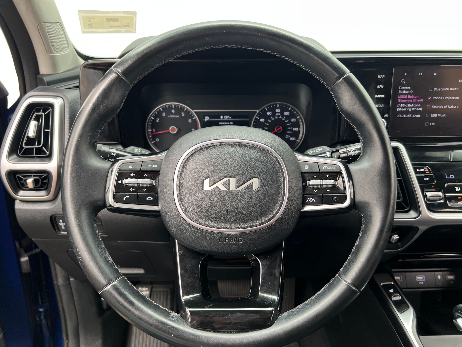 Thumbnail: 2023 Kia Sorento - 4