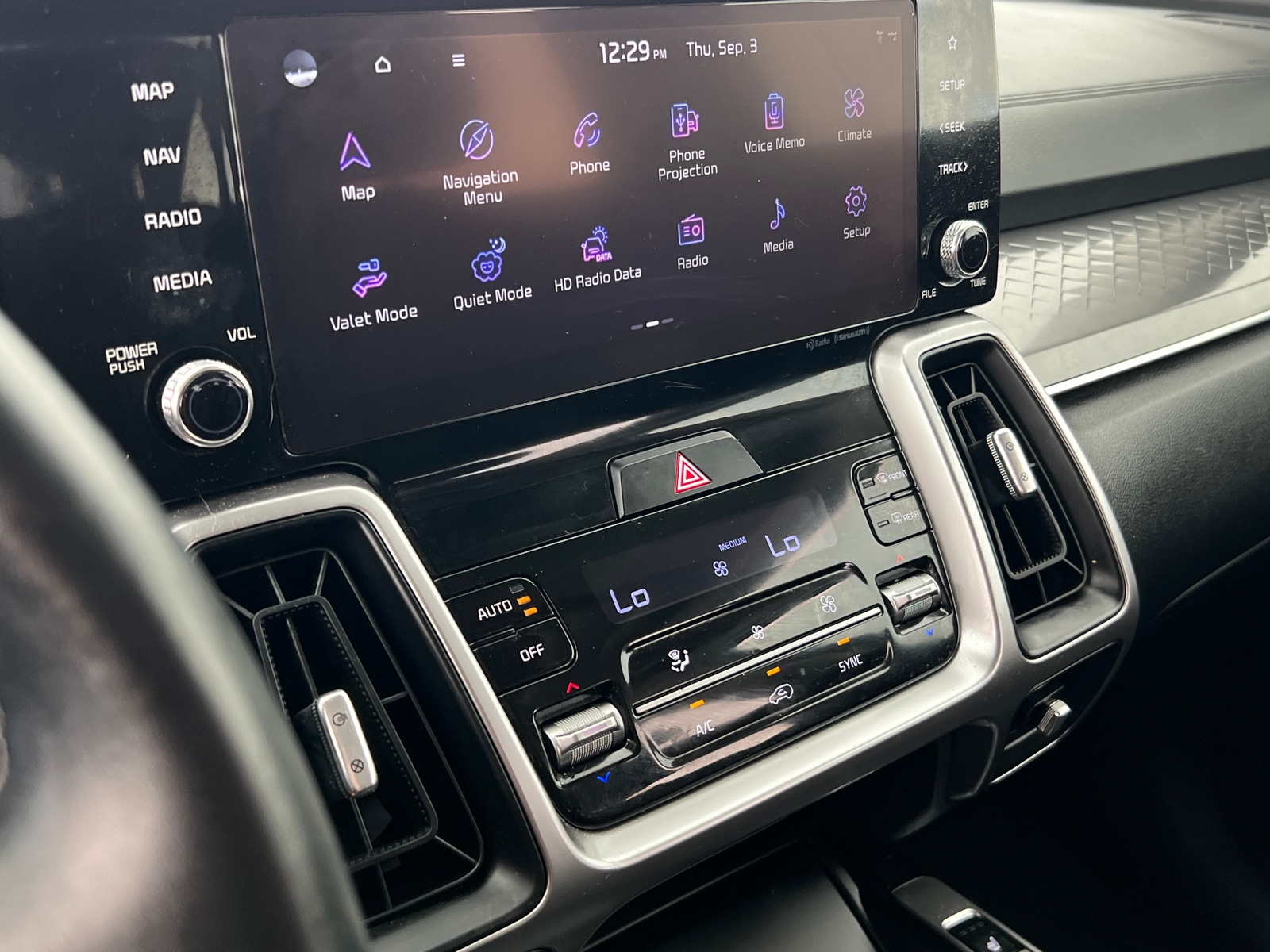Thumbnail: 2023 Kia Sorento - 3