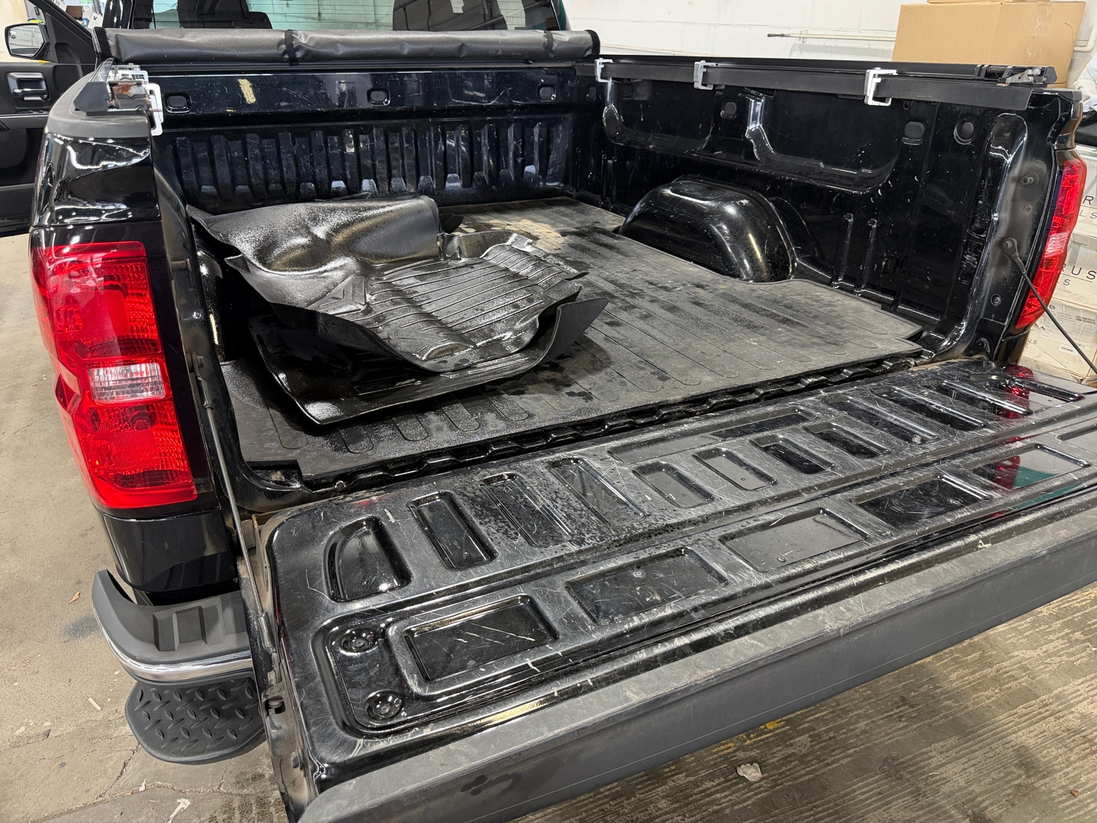 Thumbnail: 2018 Chevrolet Silverado 1500 - 7