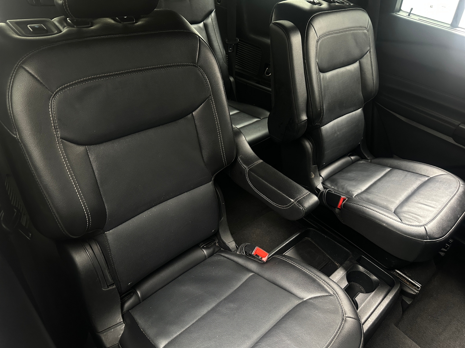 Thumbnail: 2020 Ford Explorer - 5