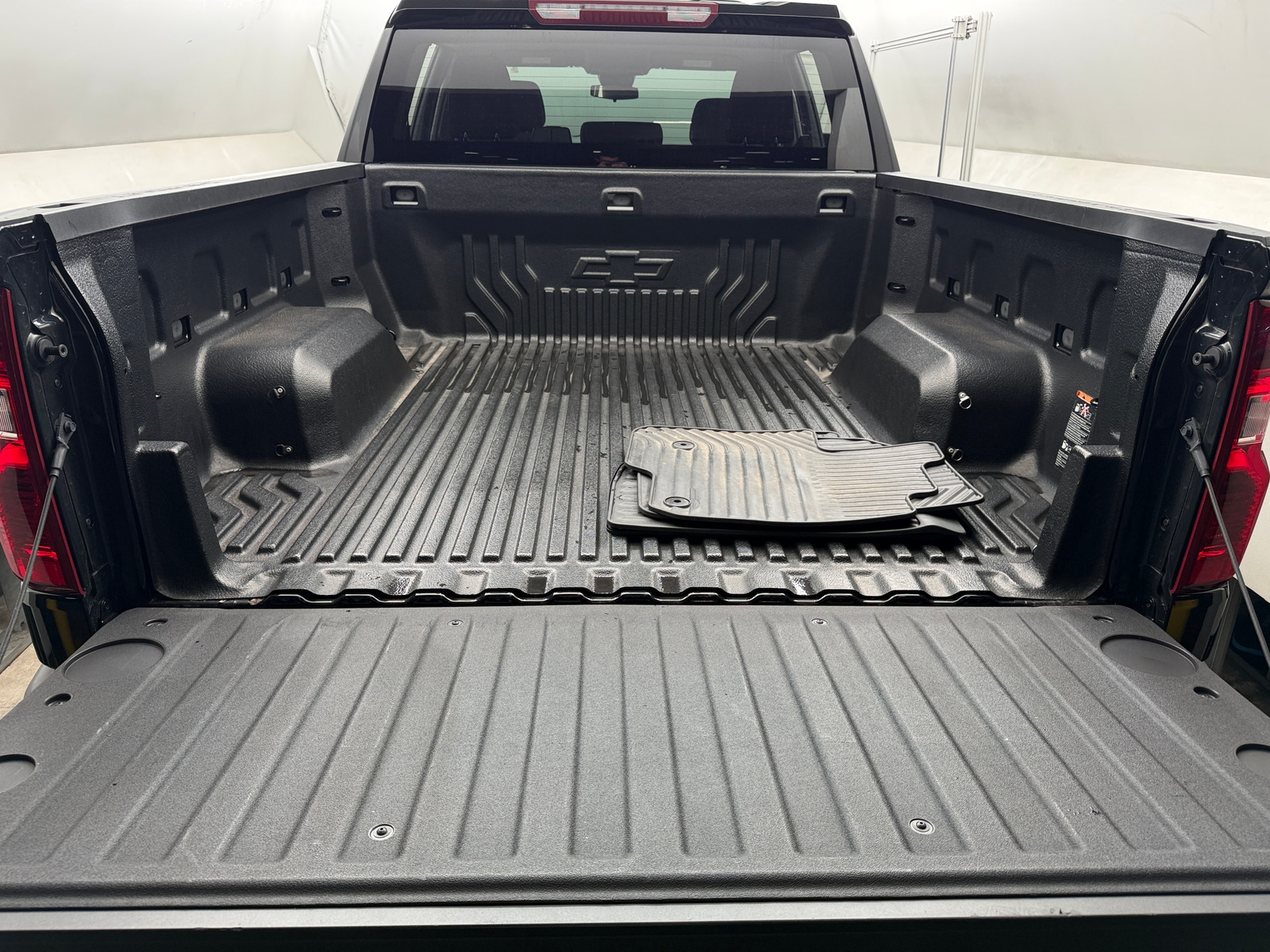 Thumbnail: 2023 Chevrolet Silverado 1500 - 7