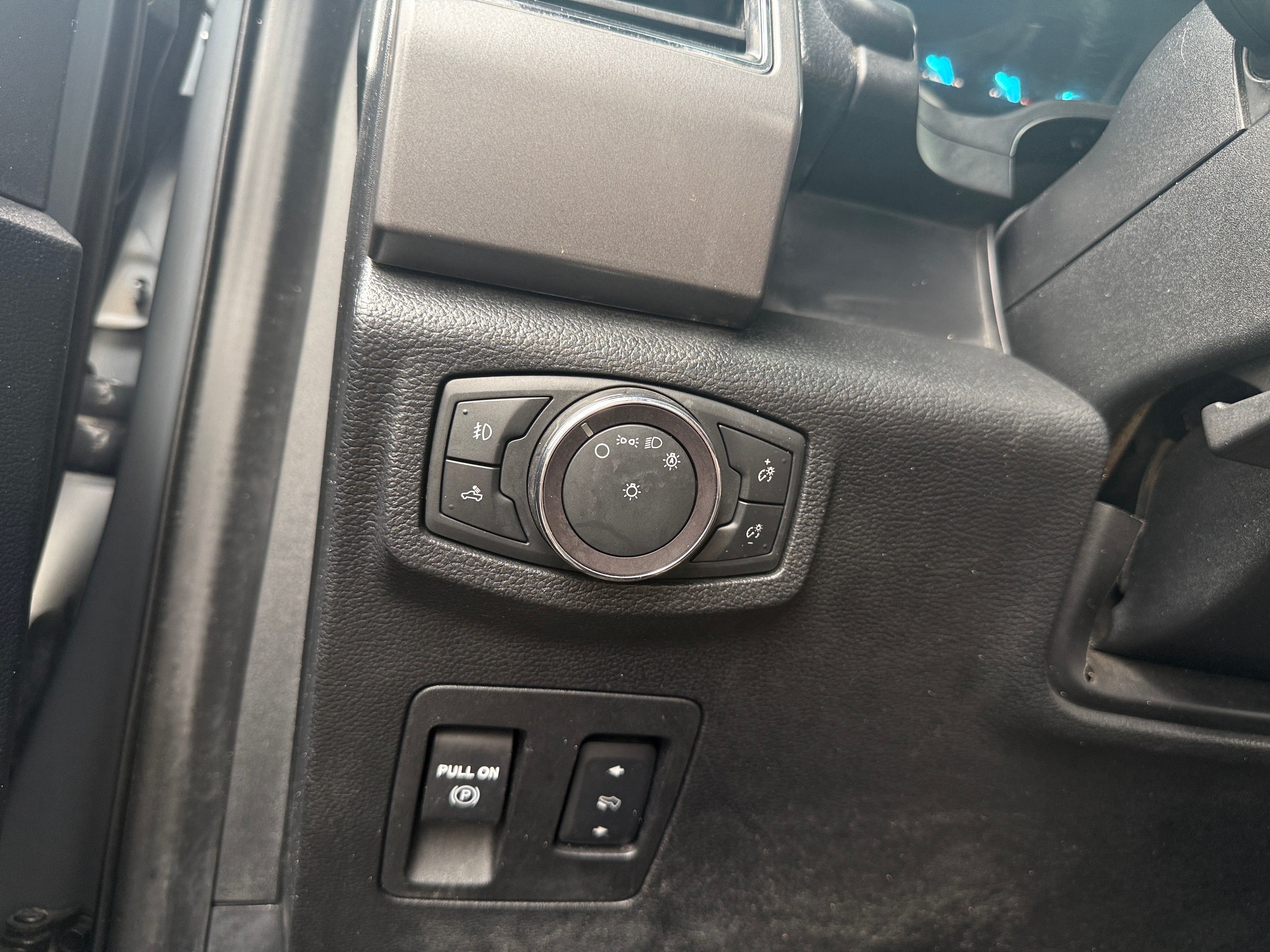 2019 Ford F-150 XLT - Photo 3