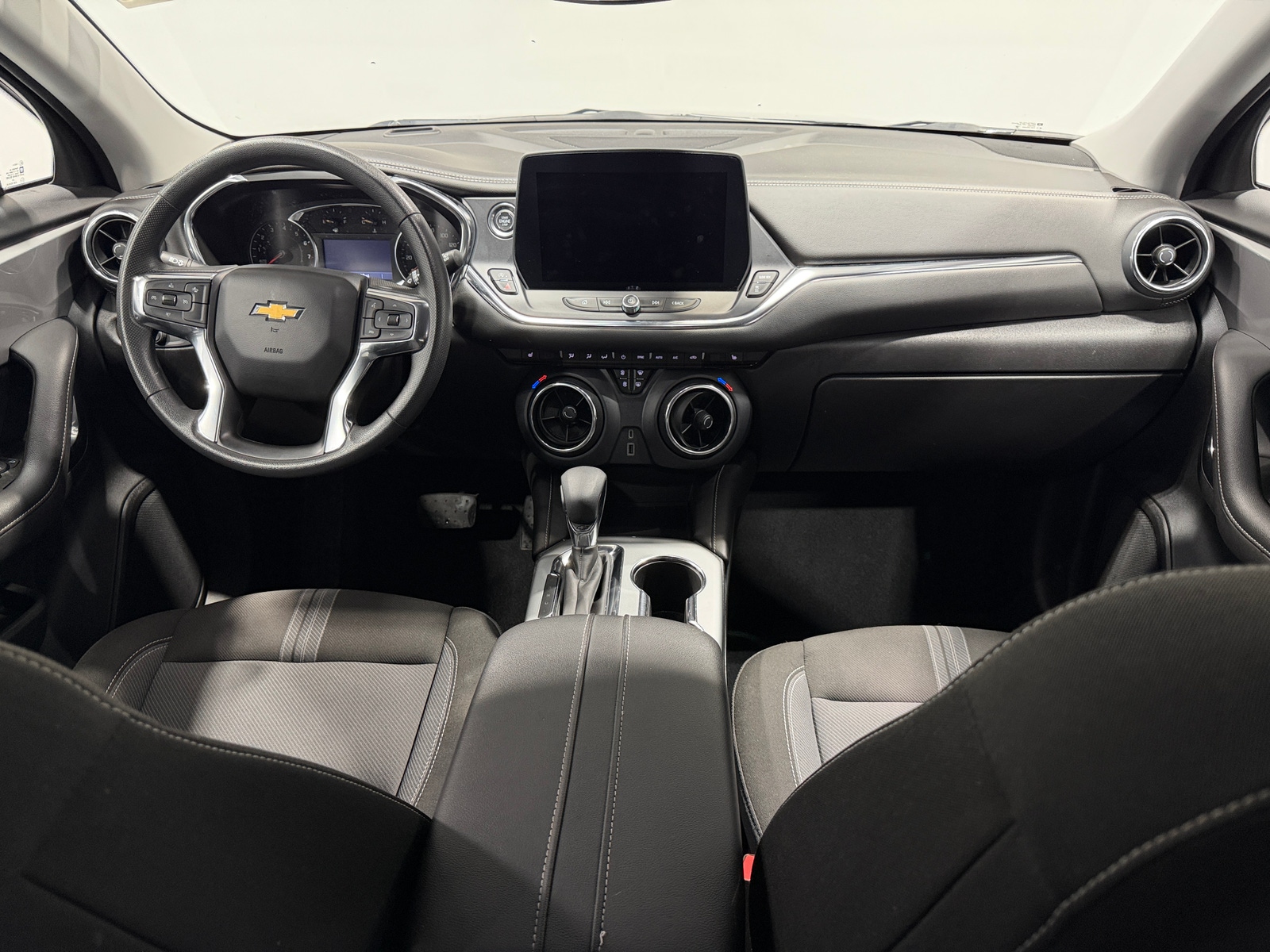 Thumbnail: 2025 Chevrolet Blazer - 3
