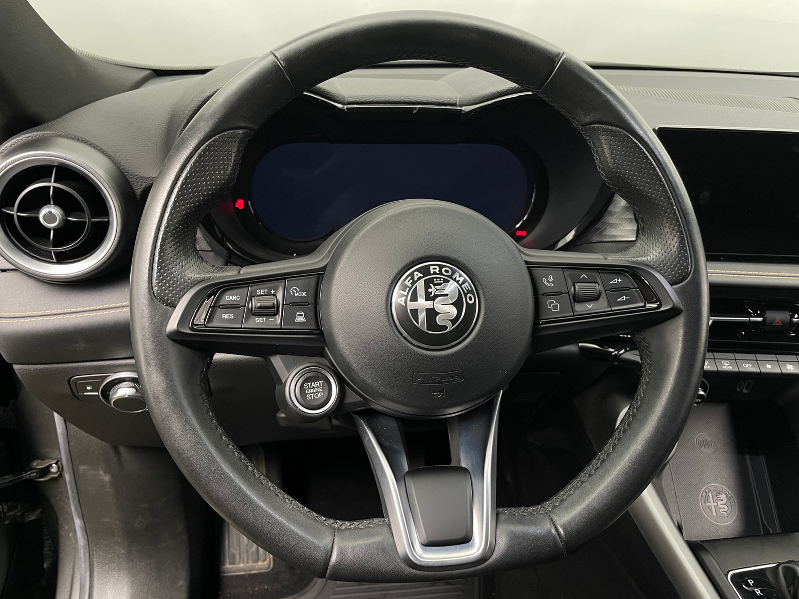 Thumbnail: 2024 Alfa Romeo Tonale - 5