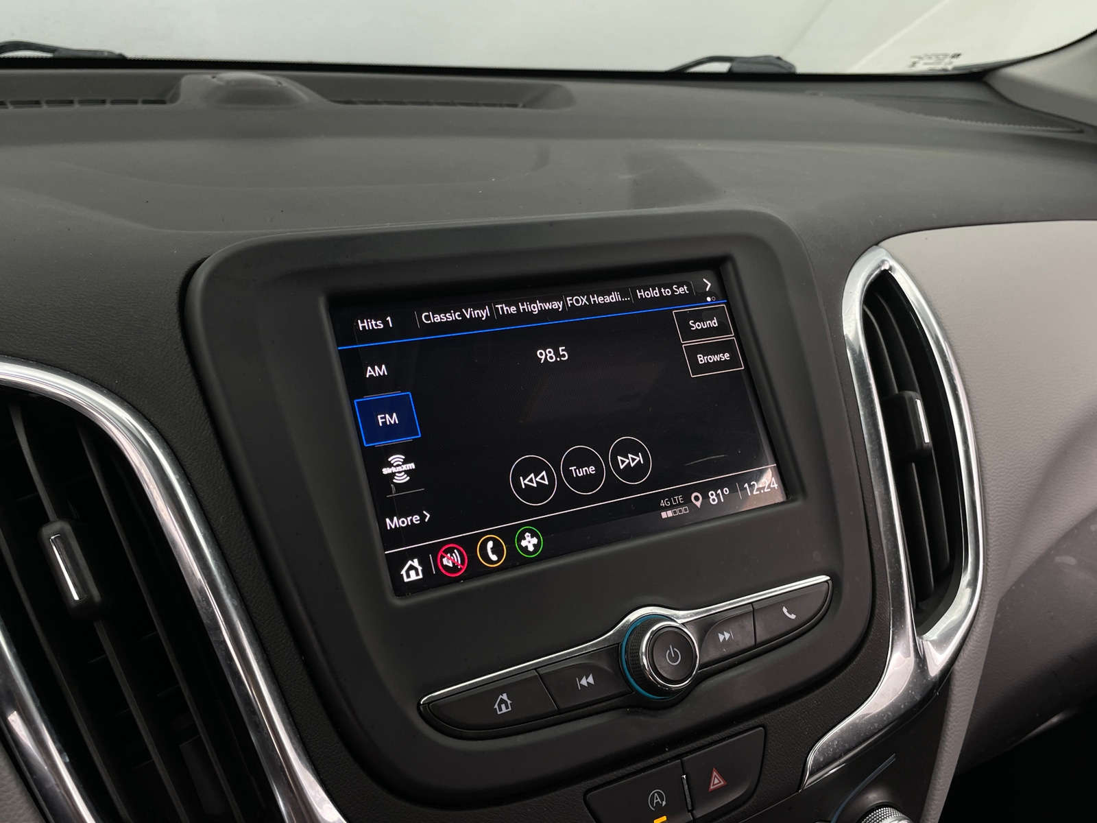 Thumbnail: 2023 Chevrolet Equinox - 4