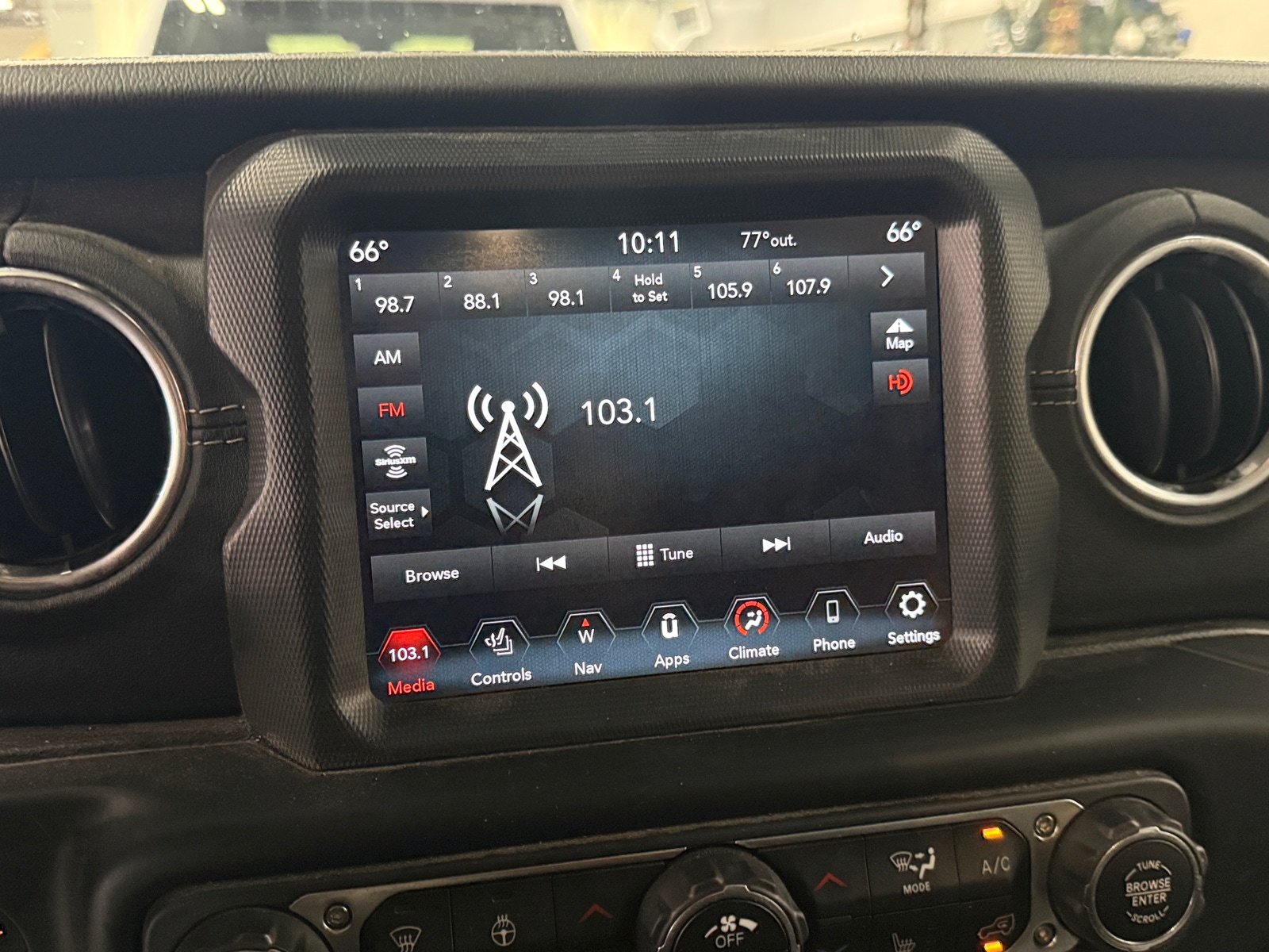 Thumbnail: 2020 Jeep Gladiator - 3