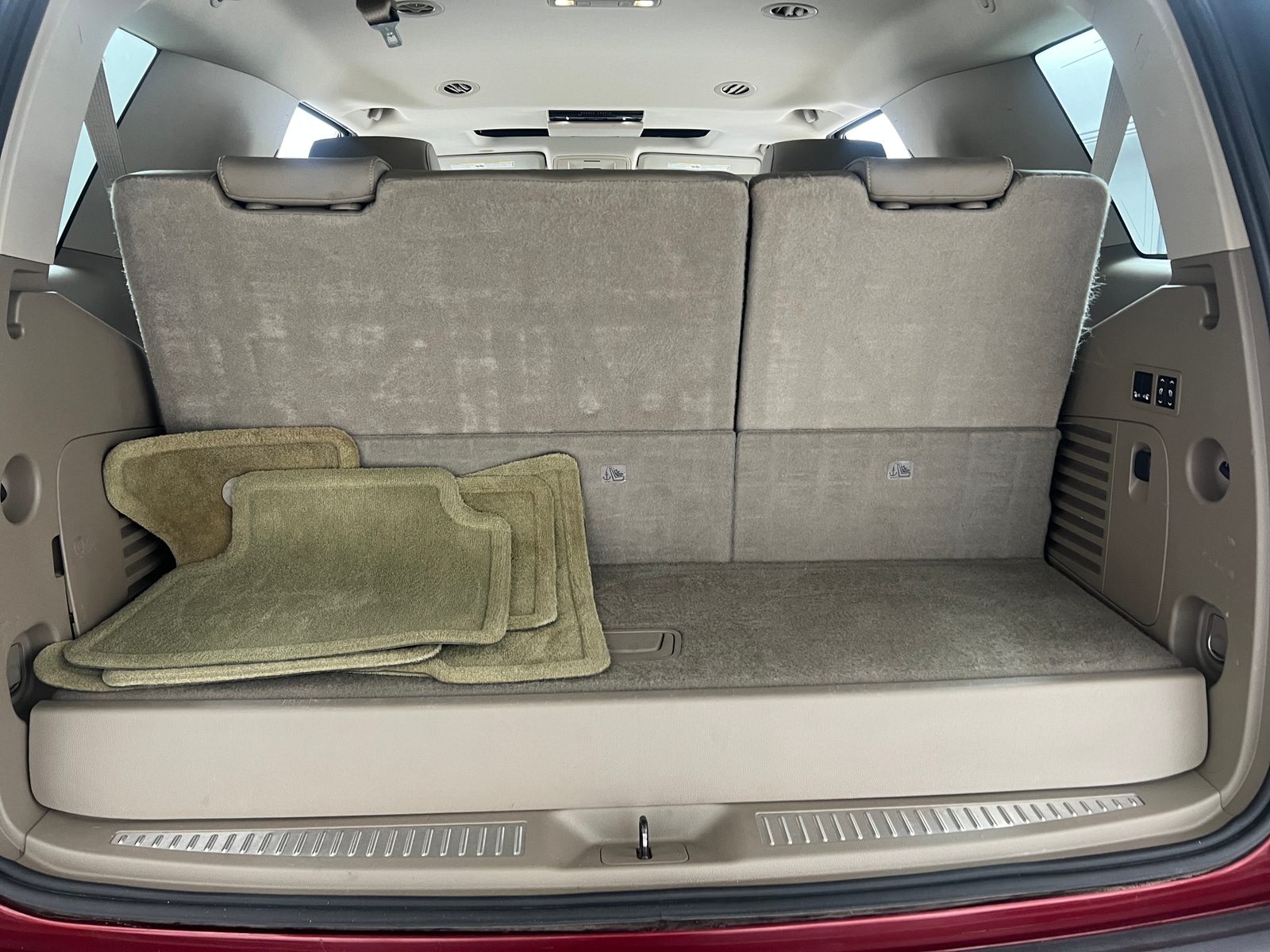 Thumbnail: 2016 Chevrolet Tahoe - 6