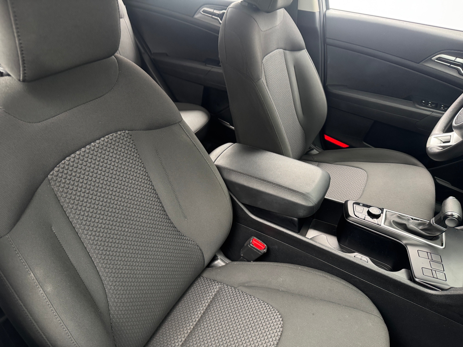 Thumbnail: 2025 Kia Sportage - 2