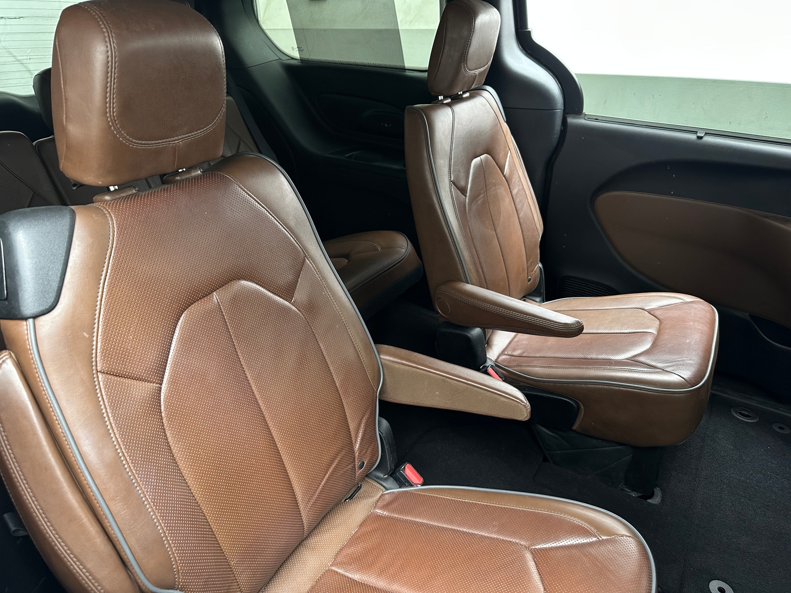 Thumbnail: 2017 Chrysler Pacifica - 5