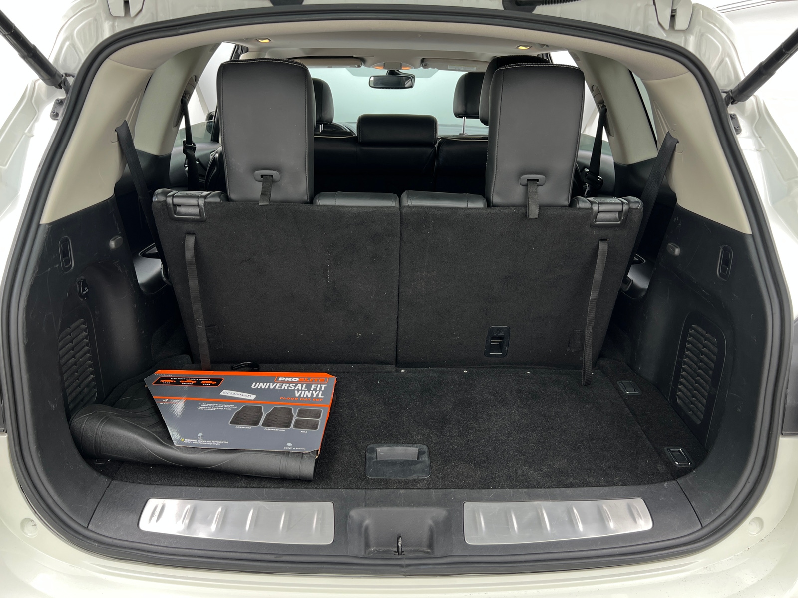 Thumbnail: 2019 INFINITI QX60 - 6