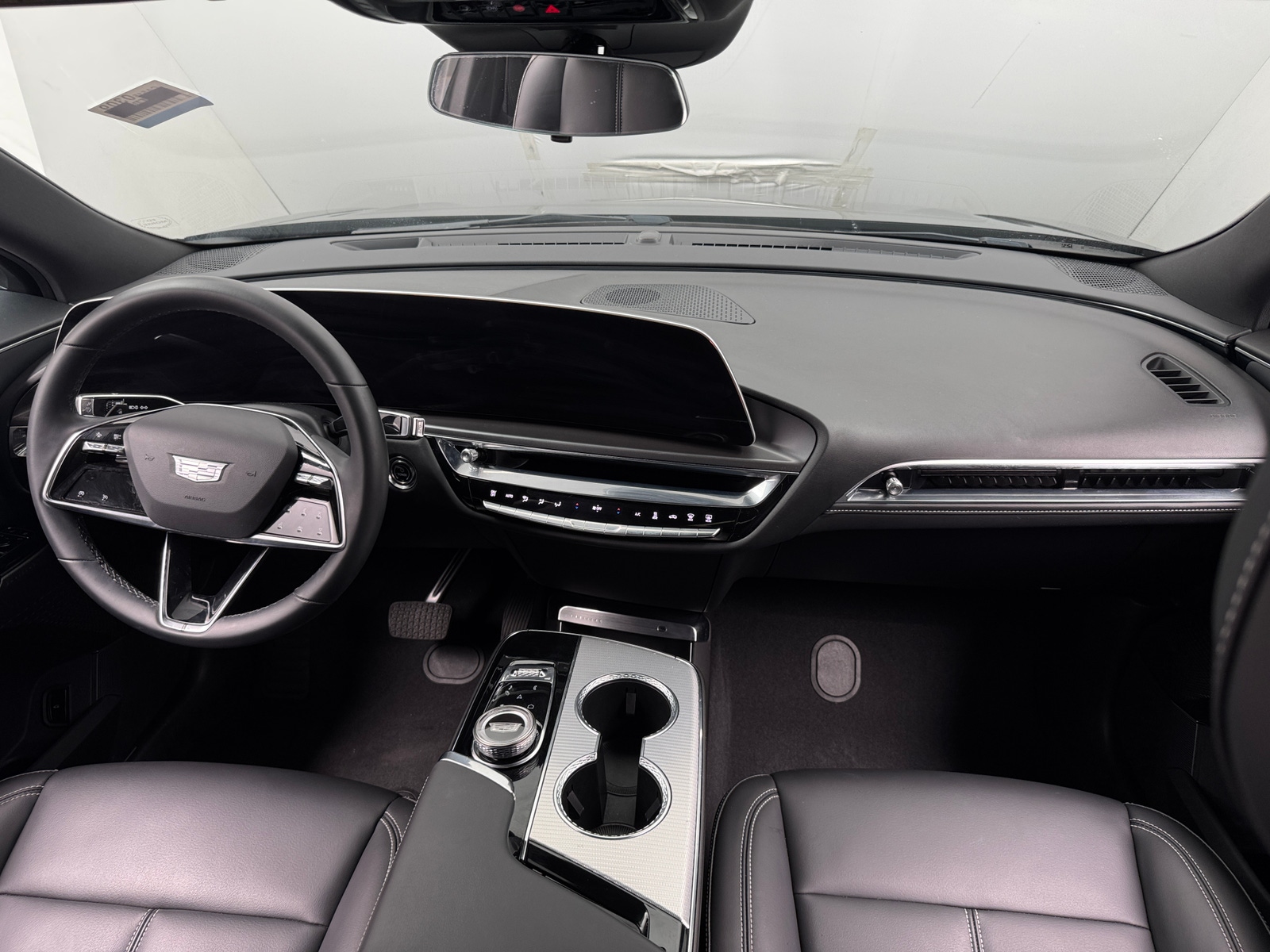Thumbnail: 2024 Cadillac Lyriq - 2