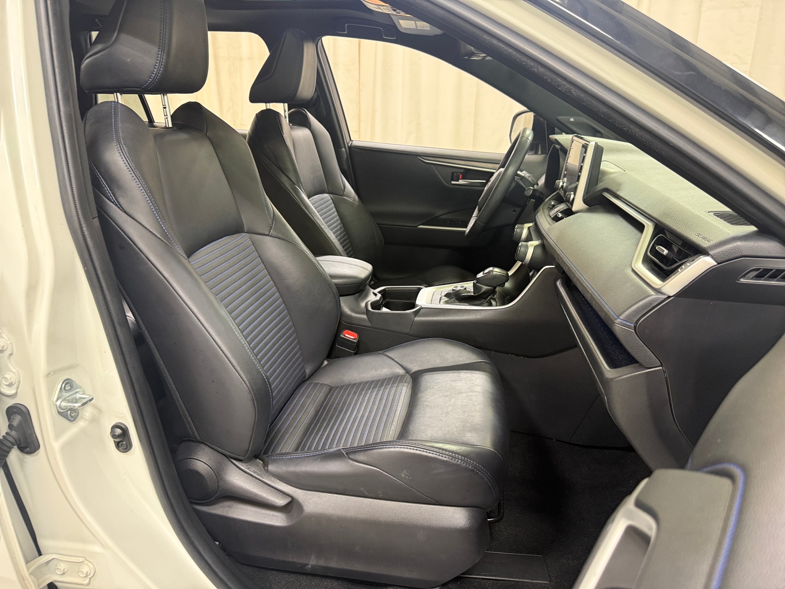 Thumbnail: 2019 Toyota RAV4 - 2