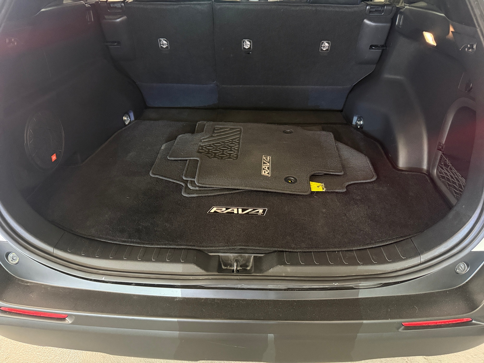 Thumbnail: 2019 Toyota RAV4 - 7