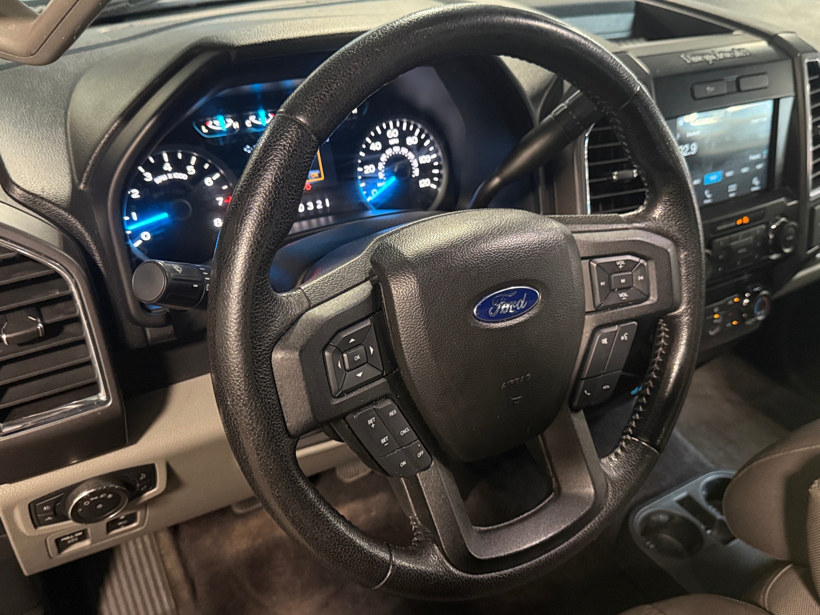 Thumbnail: 2016 Ford Econoline - 5