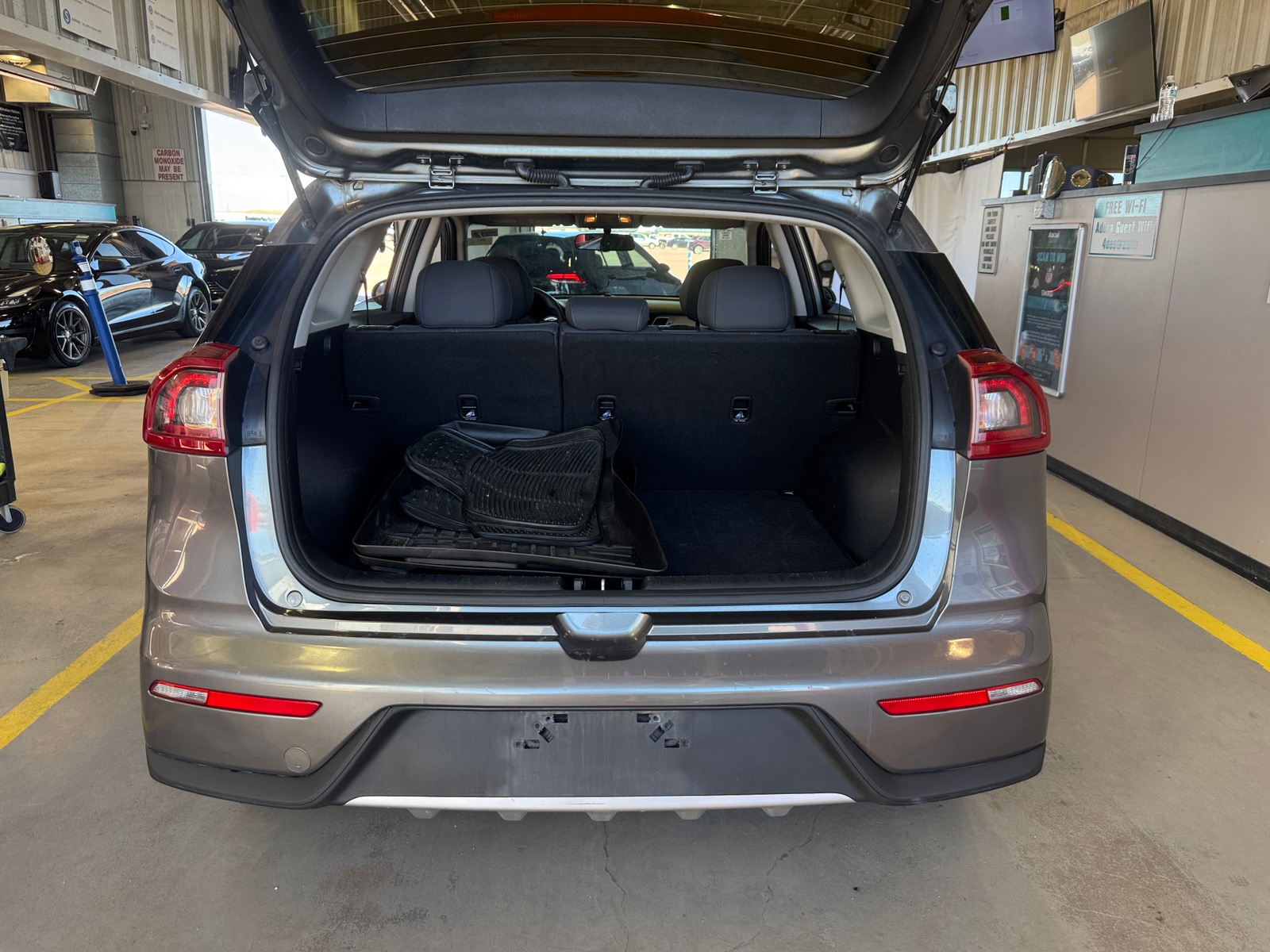 Thumbnail: 2018 Kia Niro - 7