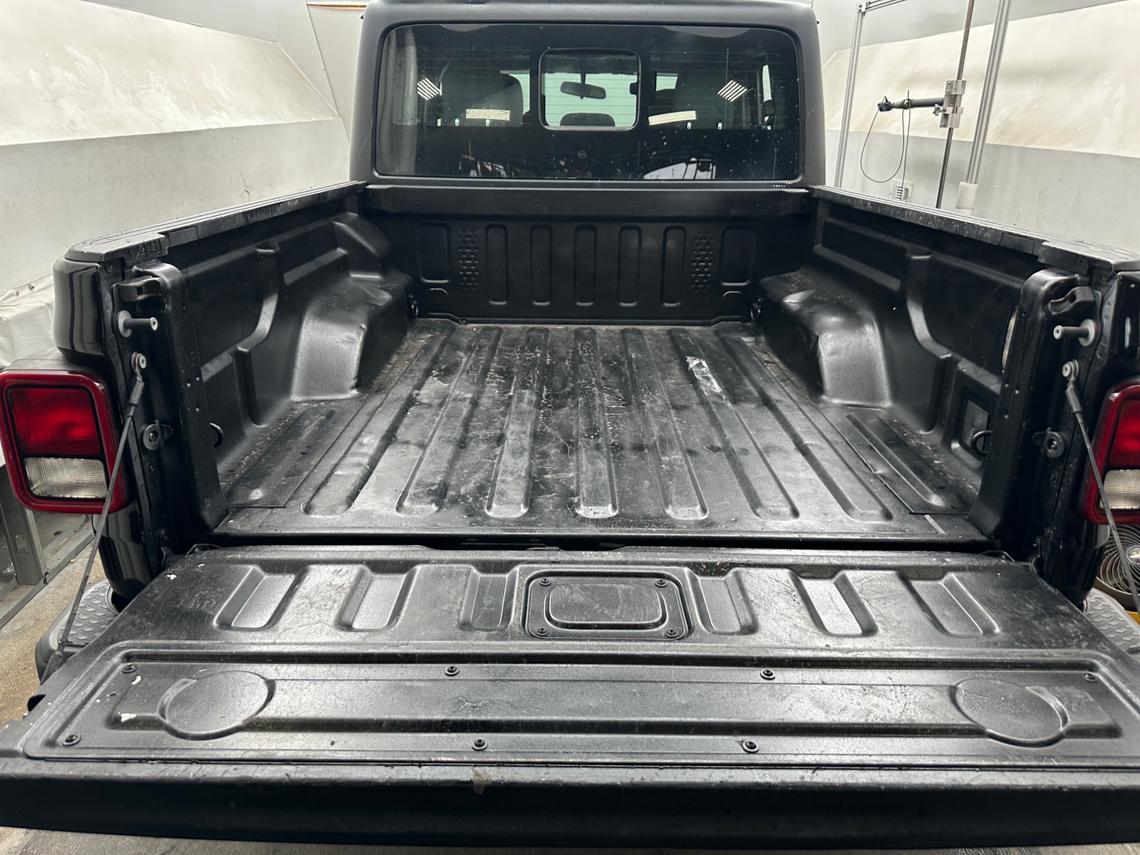 Thumbnail: 2023 Jeep Gladiator - 7