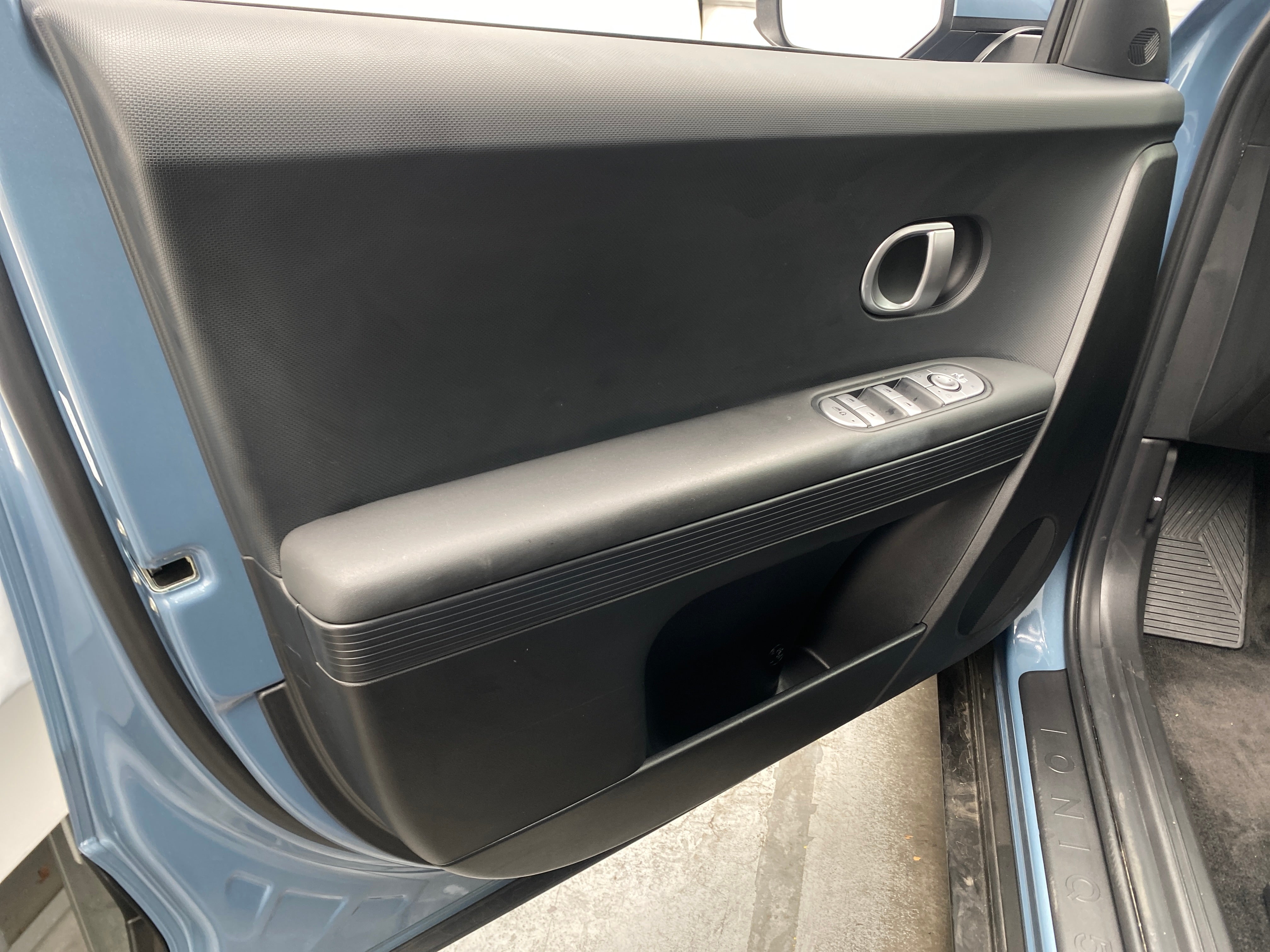 Used 2024 Hyundai IONIQ 5 SE with VIN KM8KM4DE1RU308970 for sale in Oak Creek, WI