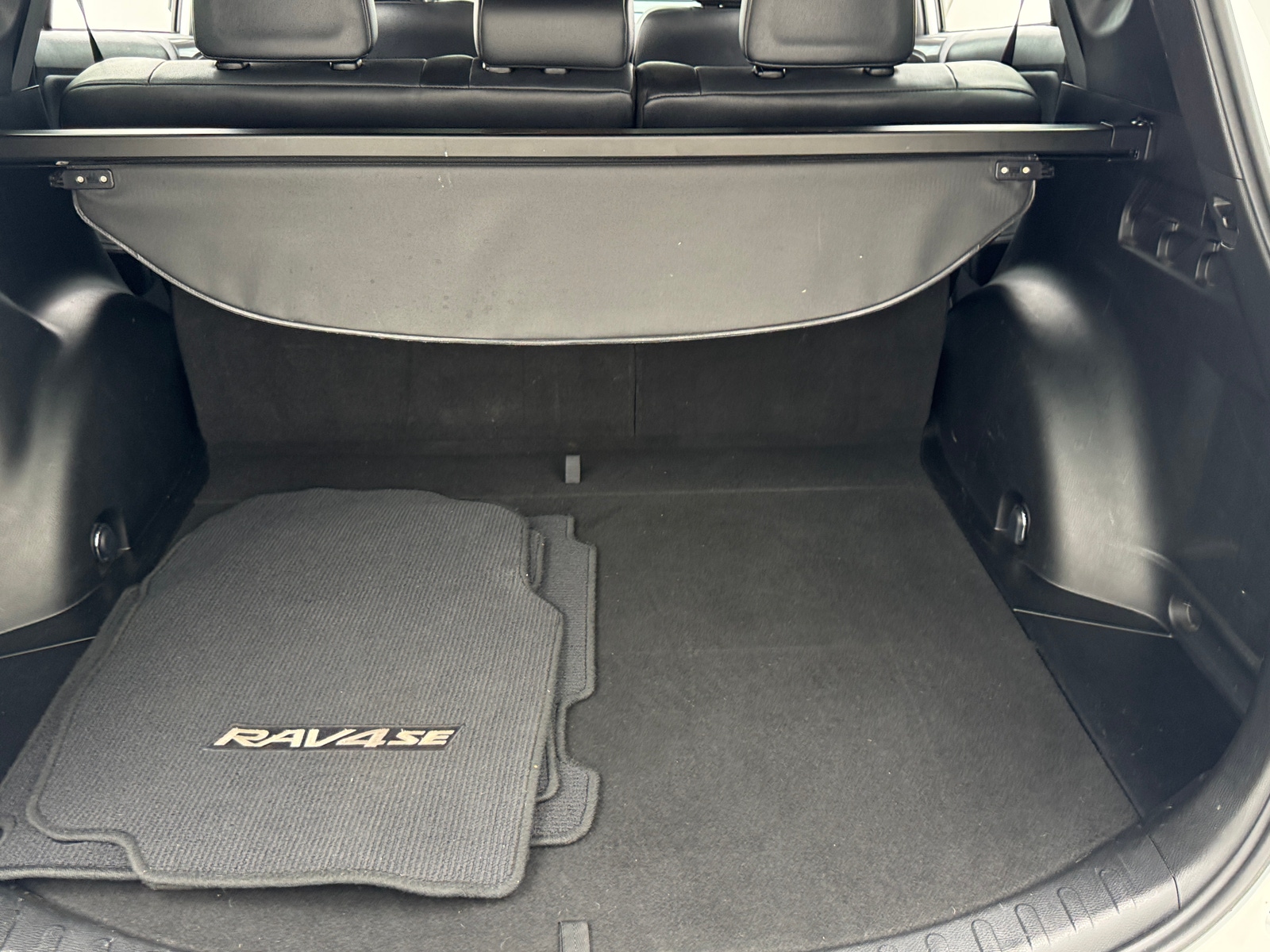 Thumbnail: 2017 Toyota RAV4 - 6