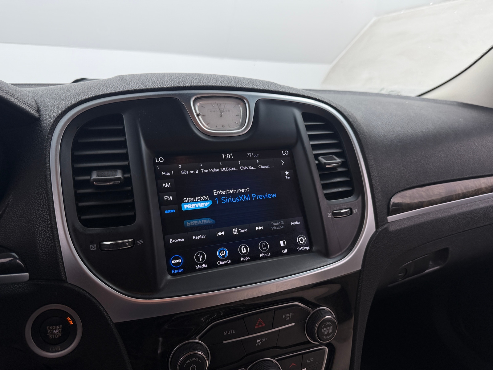 Thumbnail: 2019 Chrysler 300 - 3