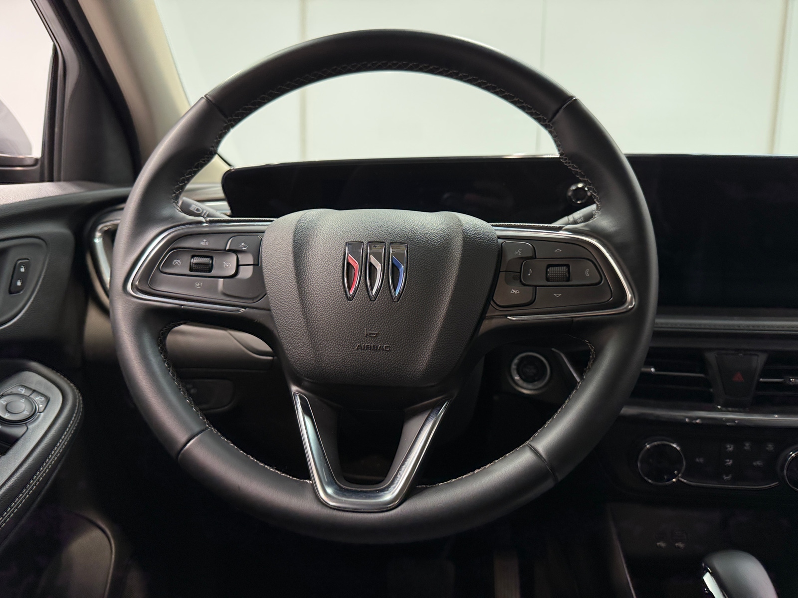 Thumbnail: 2025 Buick Encore GX - 4